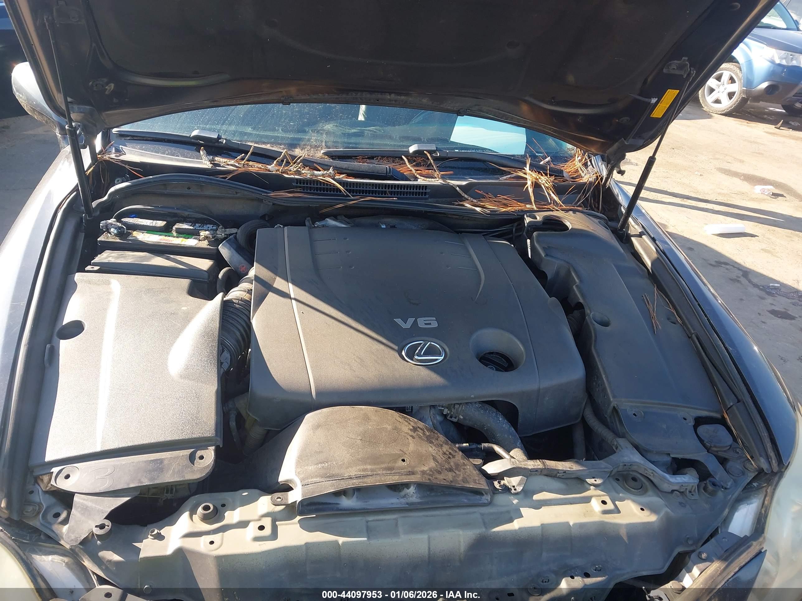 LEXUS IS image 10