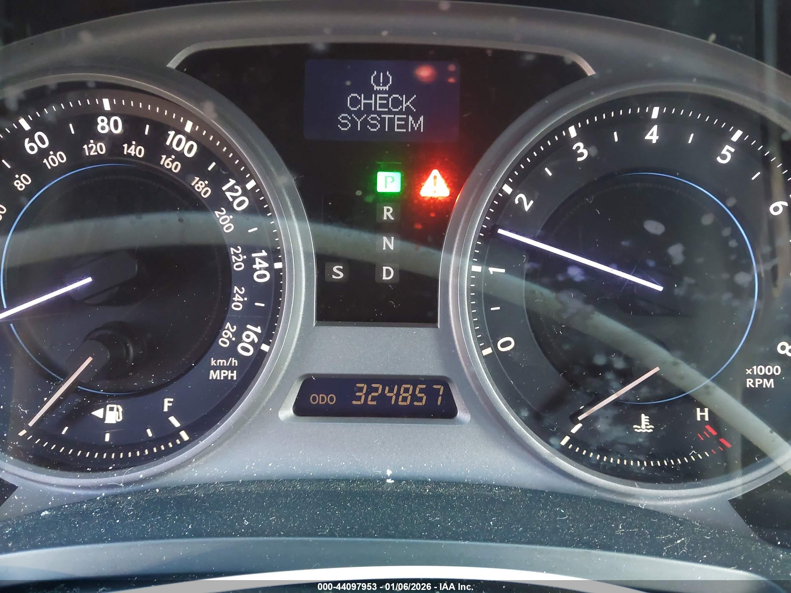 LEXUS IS image 7