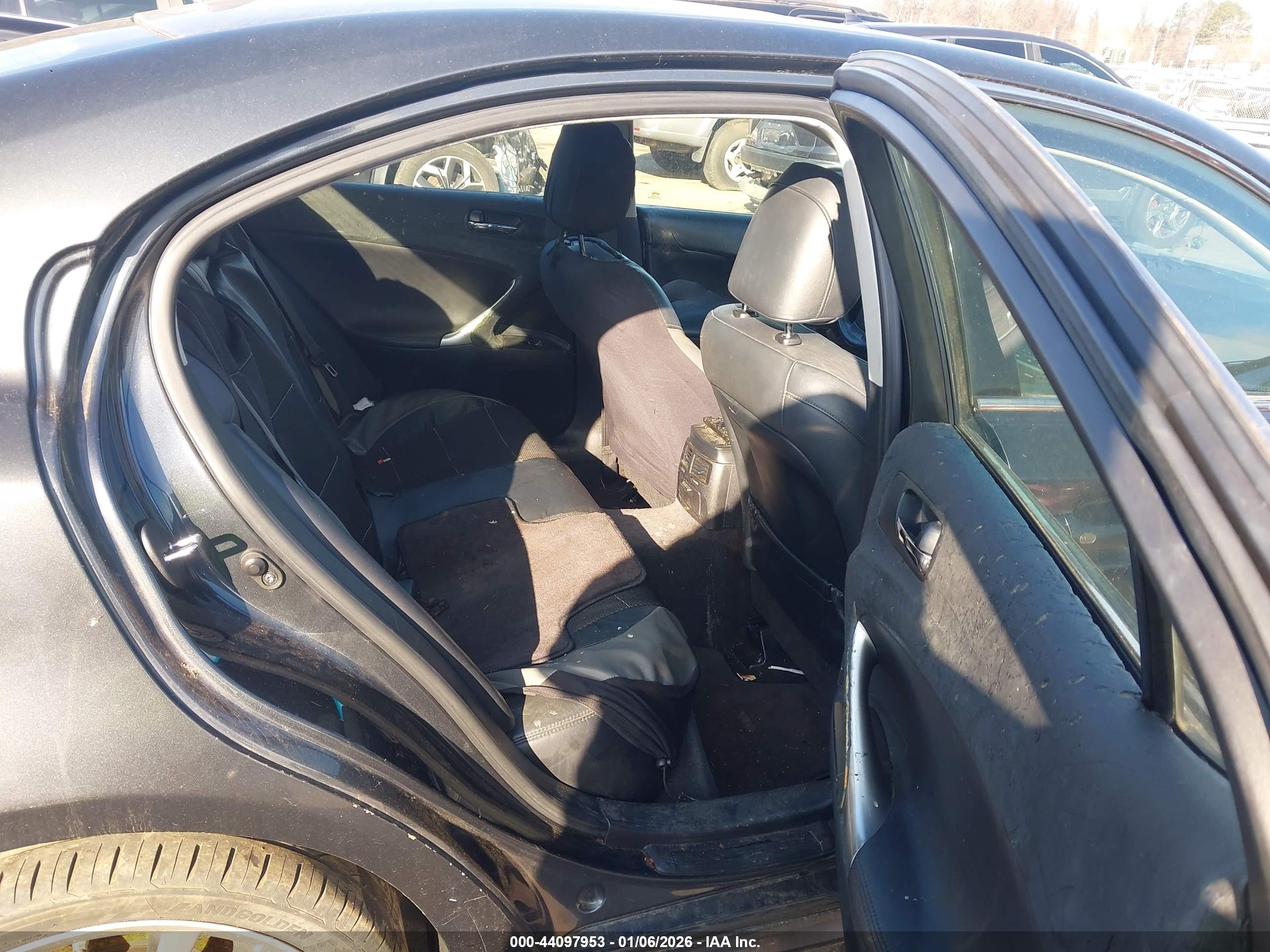 LEXUS IS image 8