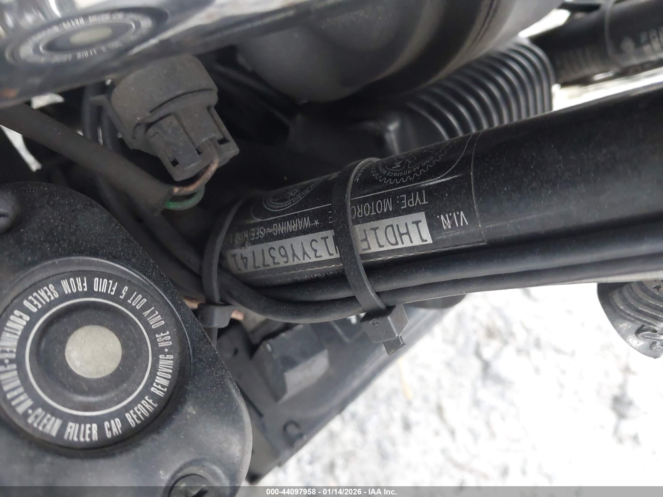 HARLEY-DAVIDSON FLHTCUI image 10