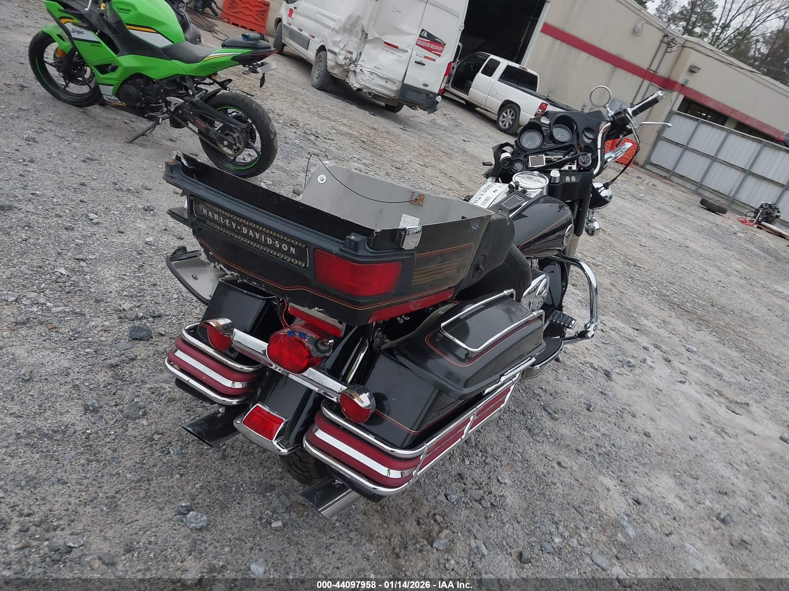 HARLEY-DAVIDSON FLHTCUI image 4