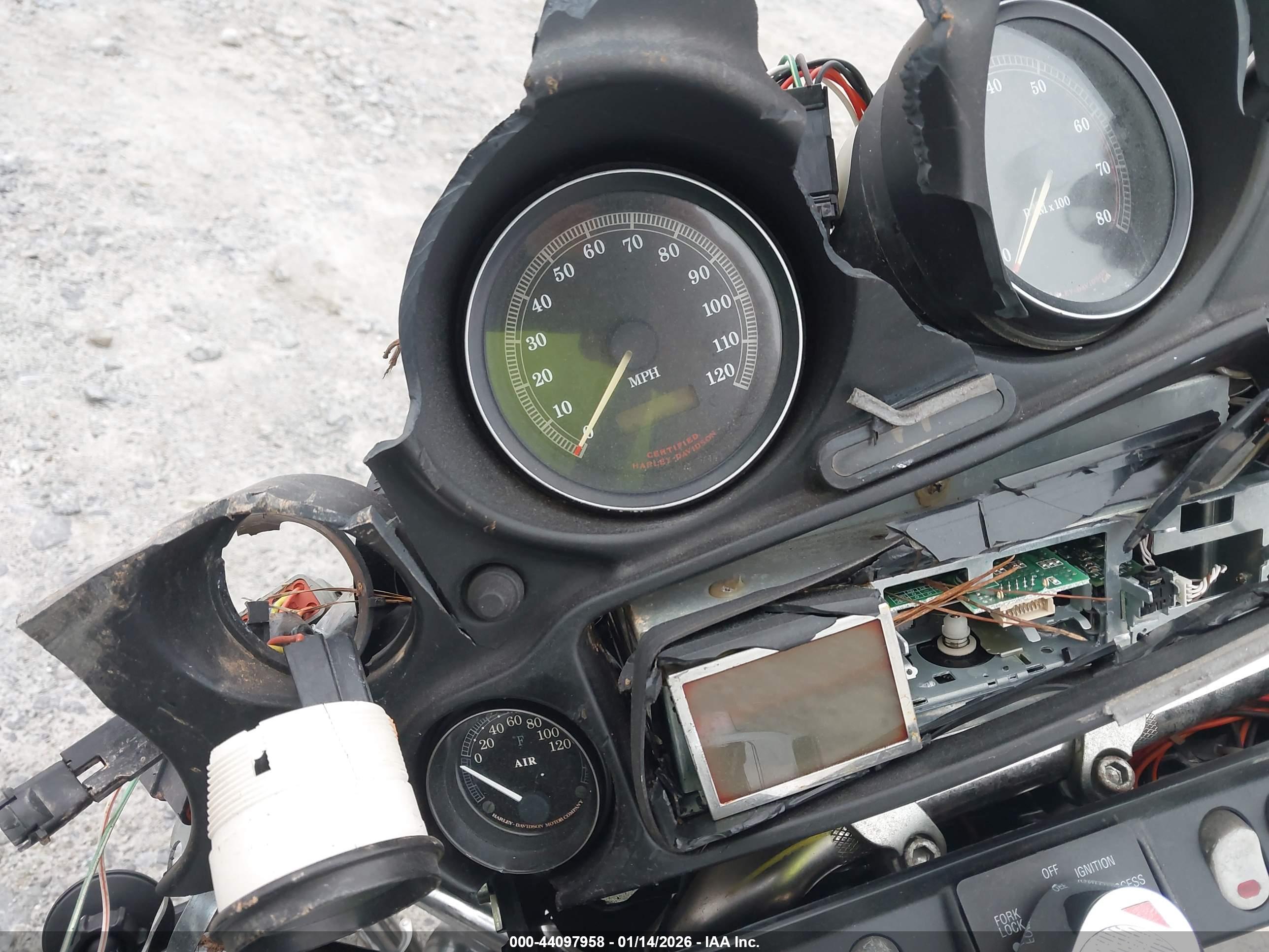 HARLEY-DAVIDSON FLHTCUI image 7