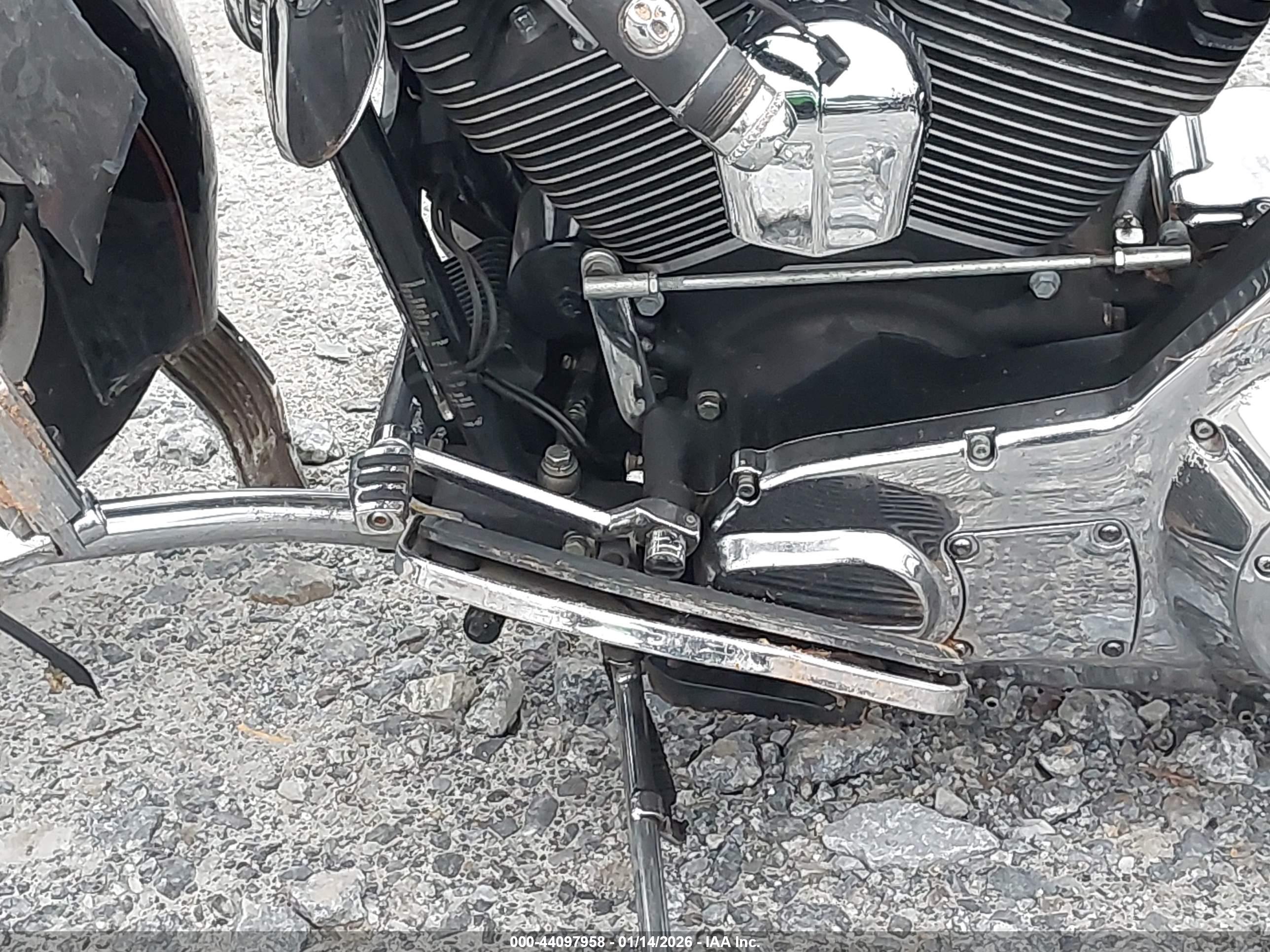 HARLEY-DAVIDSON FLHTCUI image 9