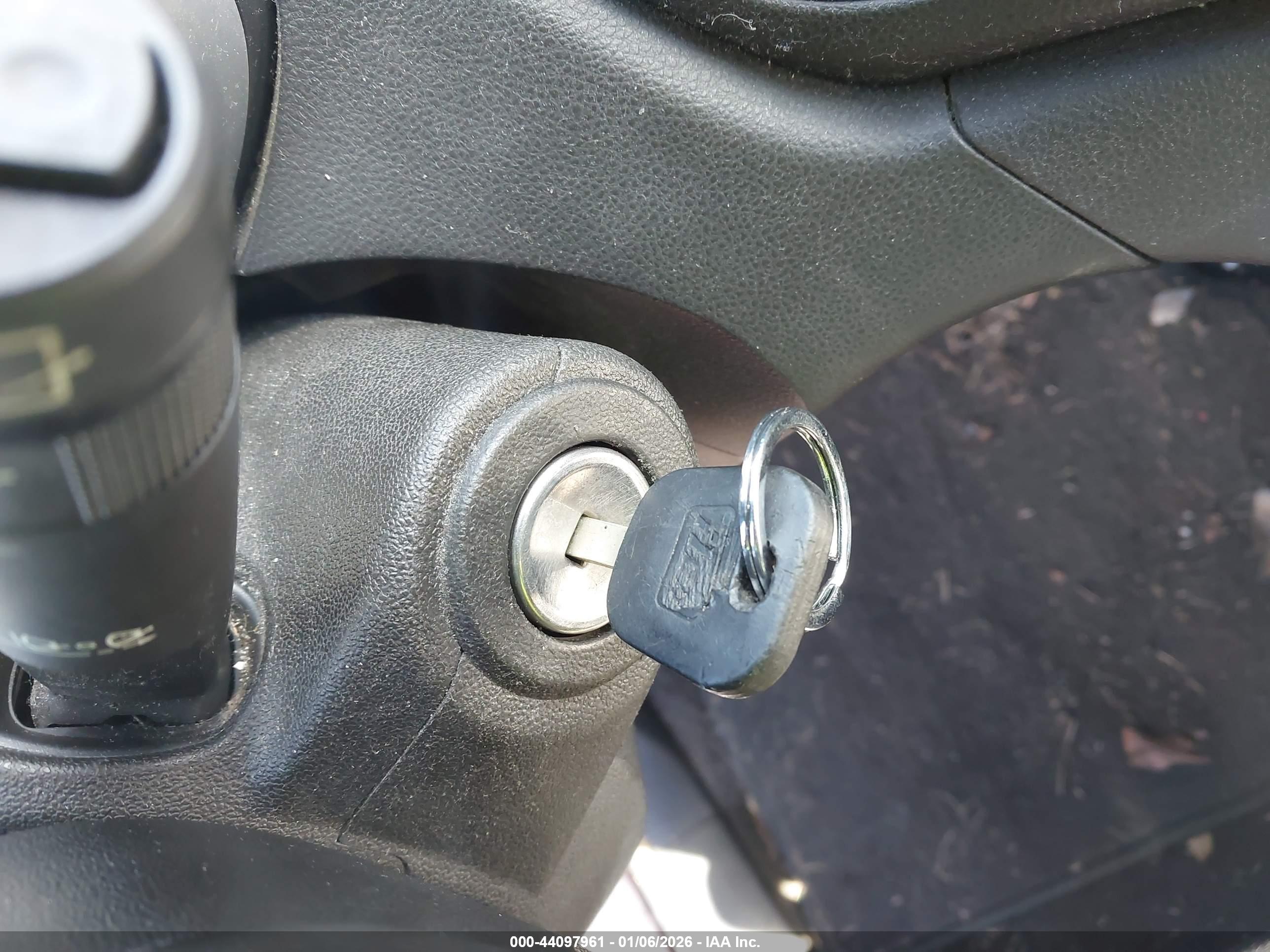 CHEVROLET EQUINOX image 11