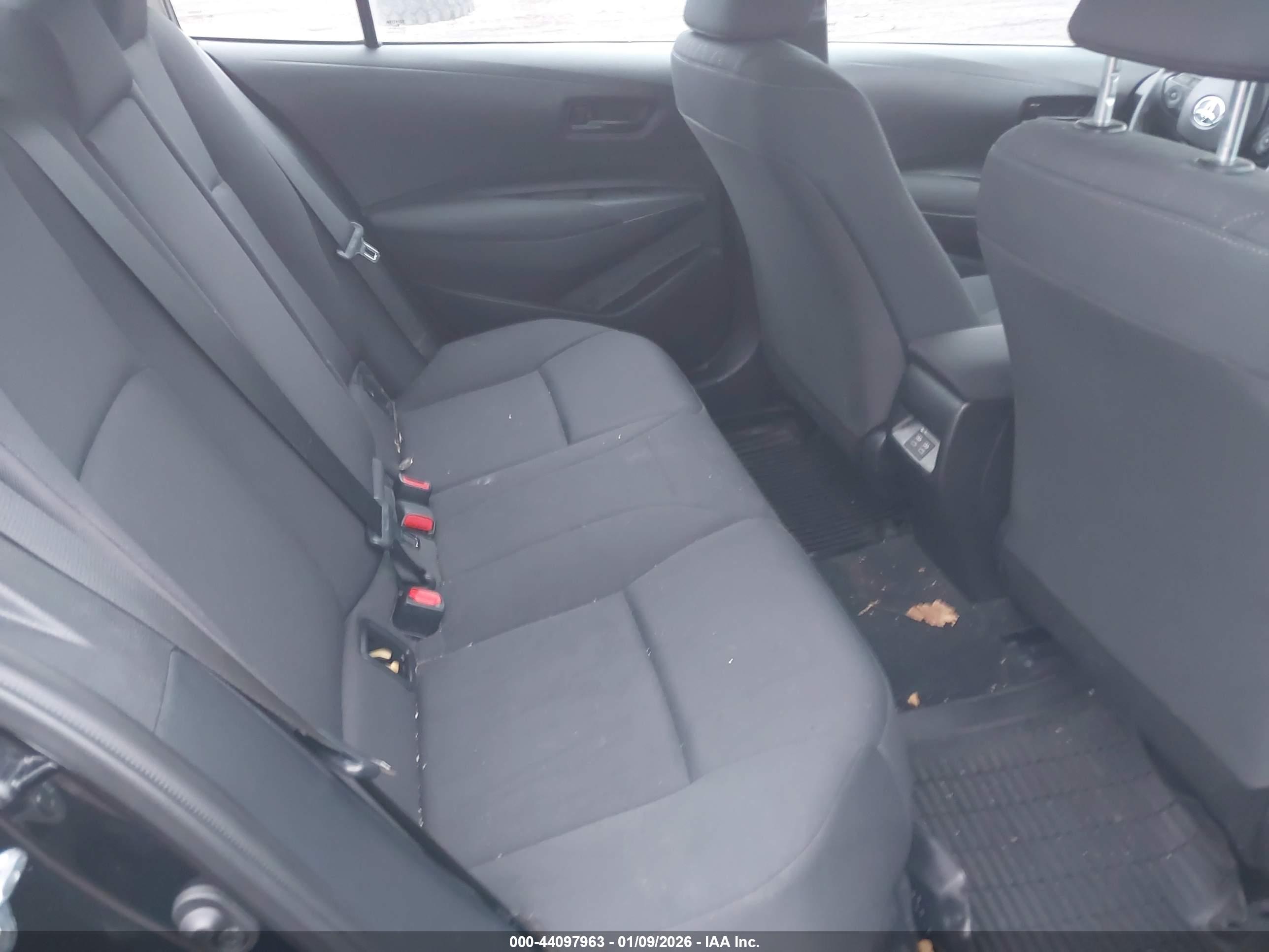 TOYOTA COROLLA image 8