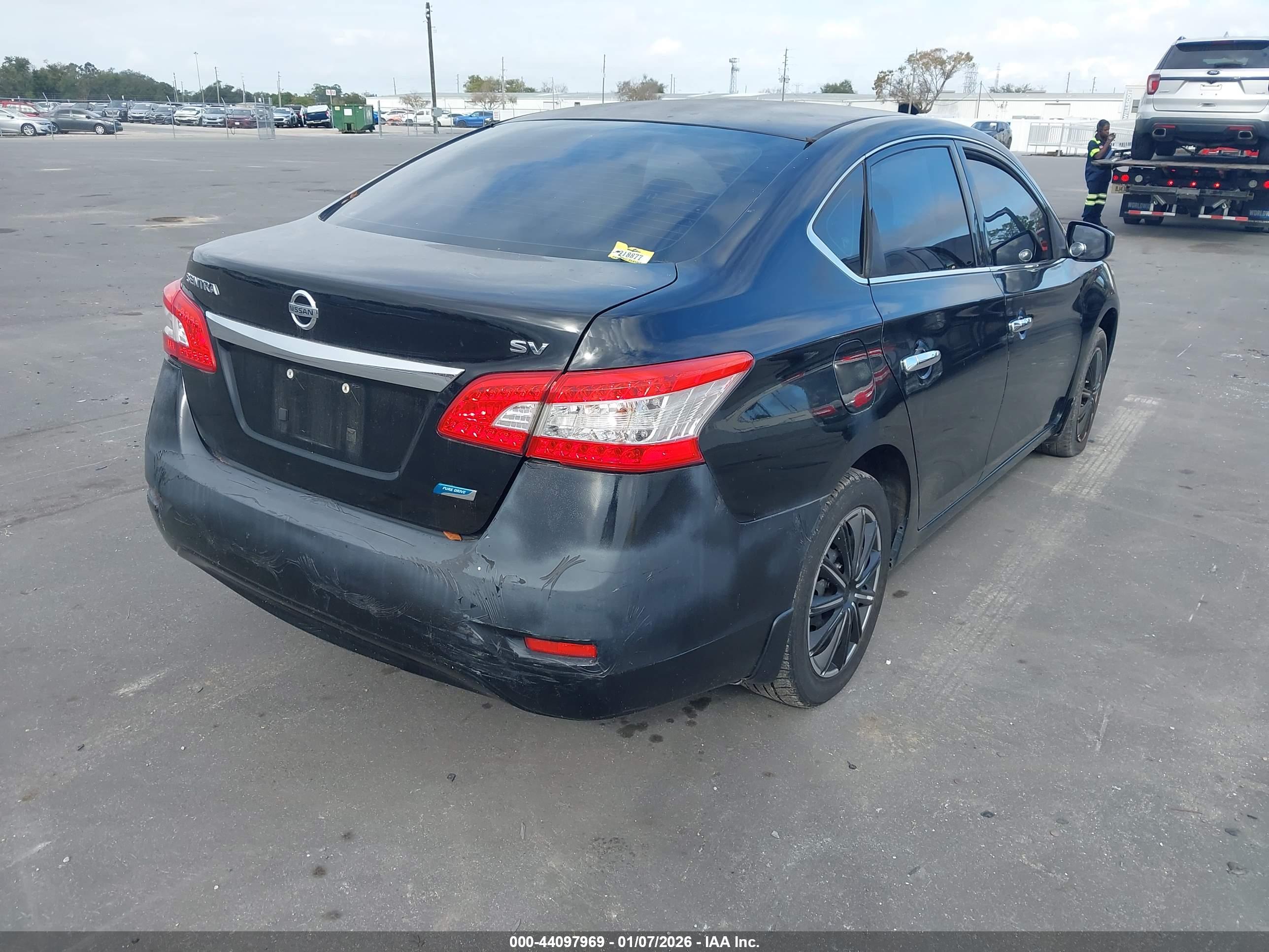 NISSAN SENTRA image 4