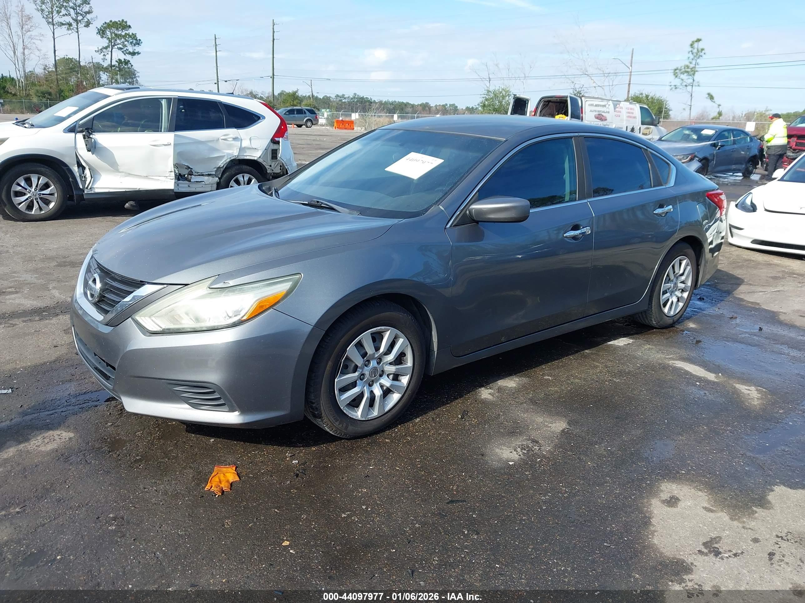 NISSAN ALTIMA image 2