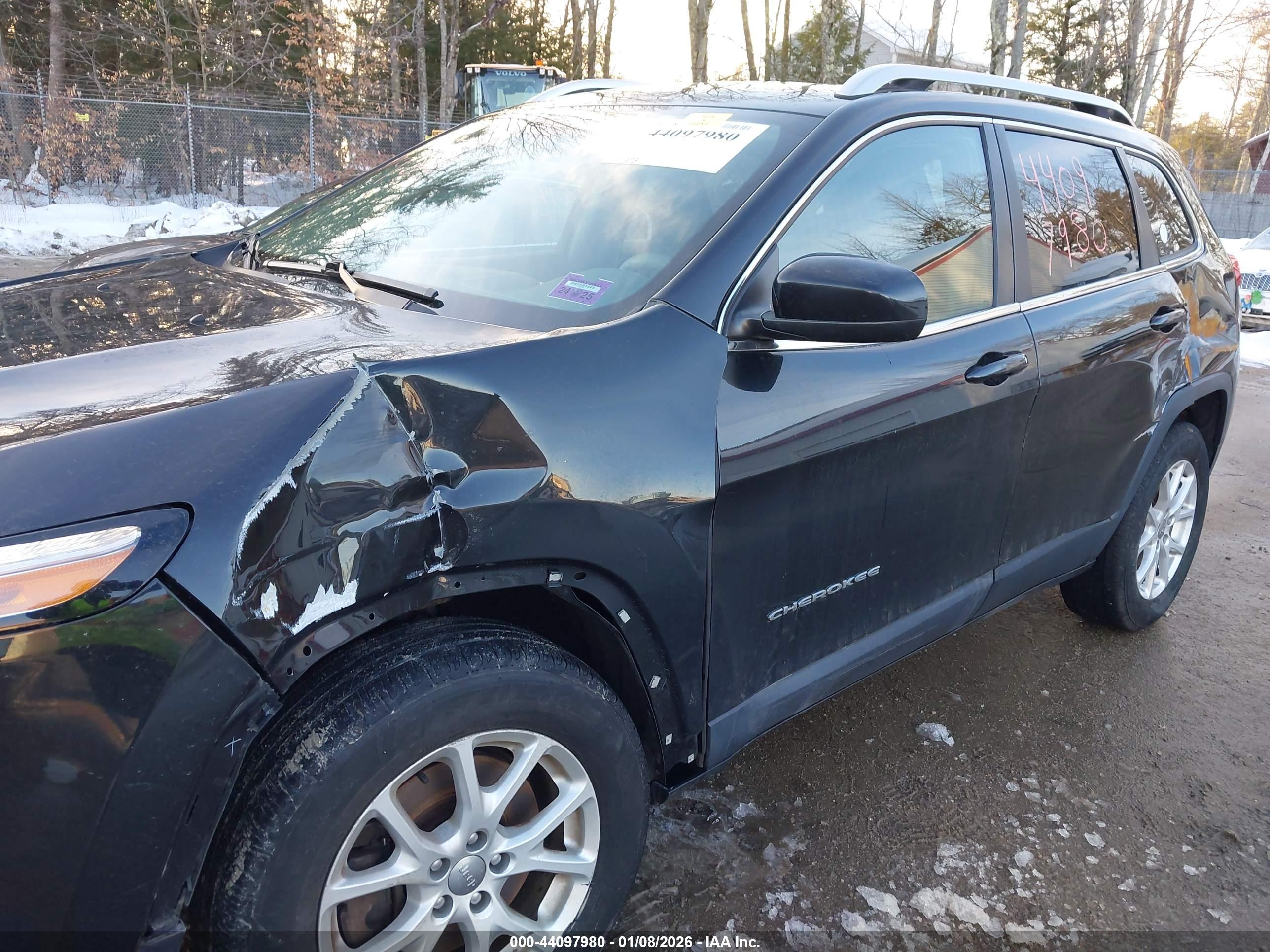 JEEP CHEROKEE image 6
