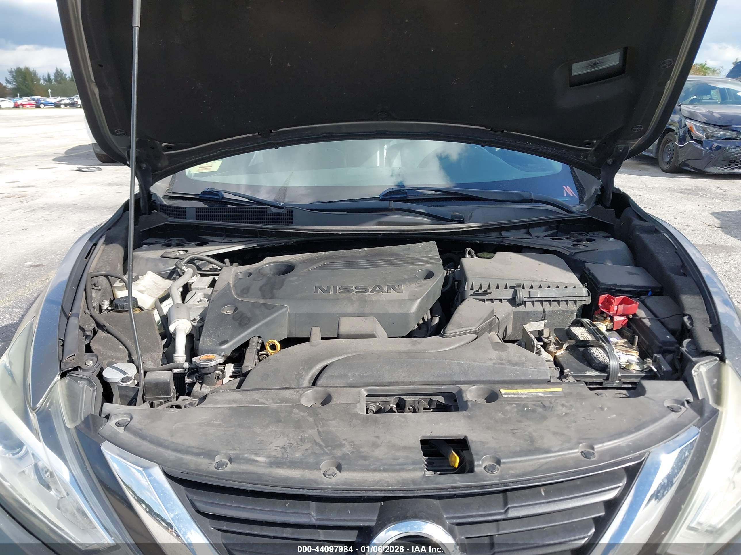 NISSAN ALTIMA image 10