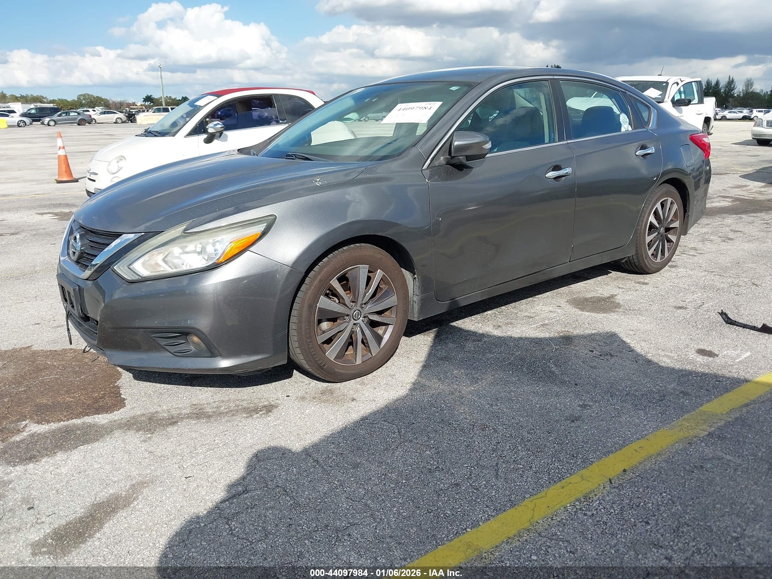 NISSAN ALTIMA image 2