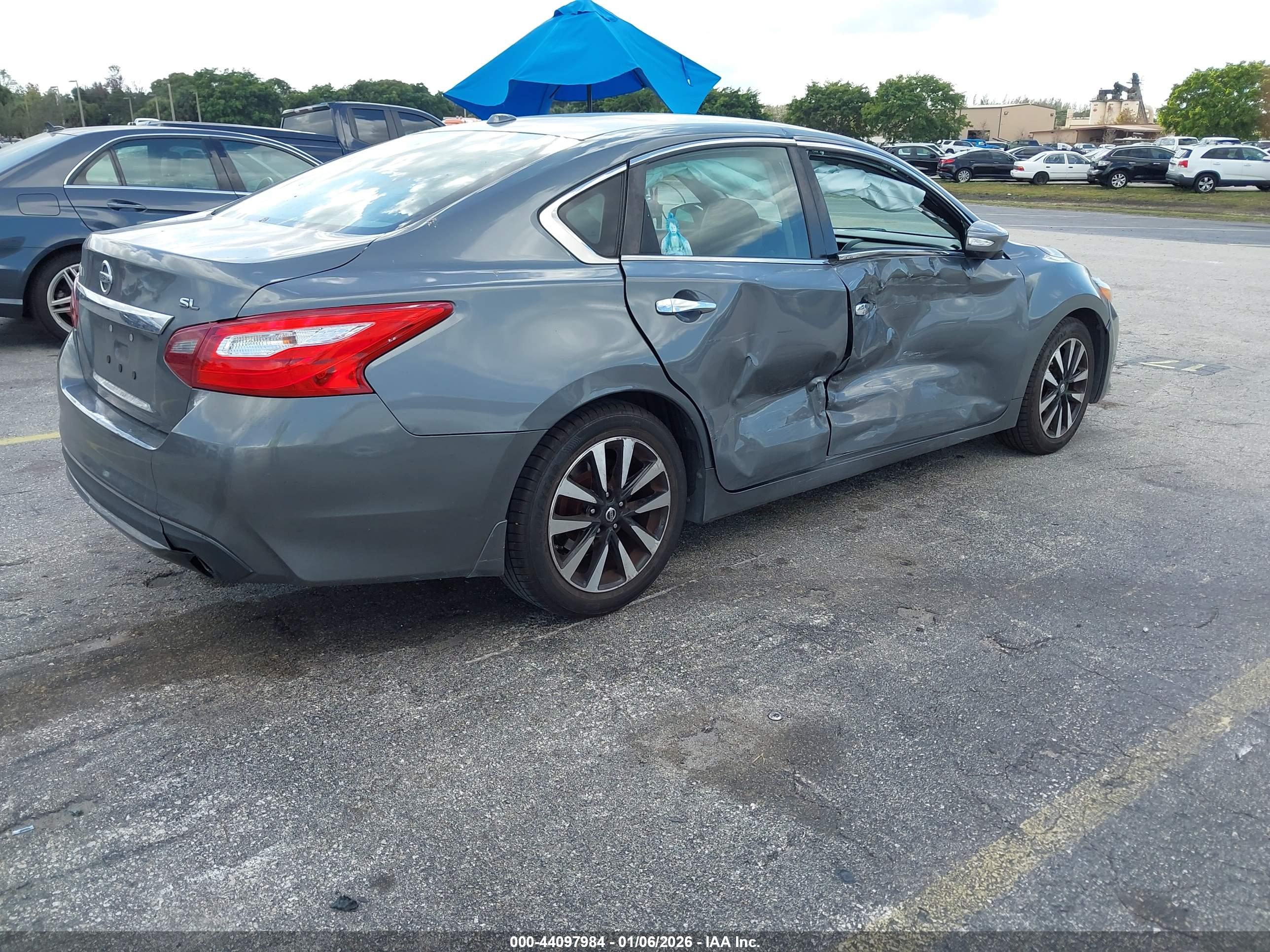NISSAN ALTIMA image 4