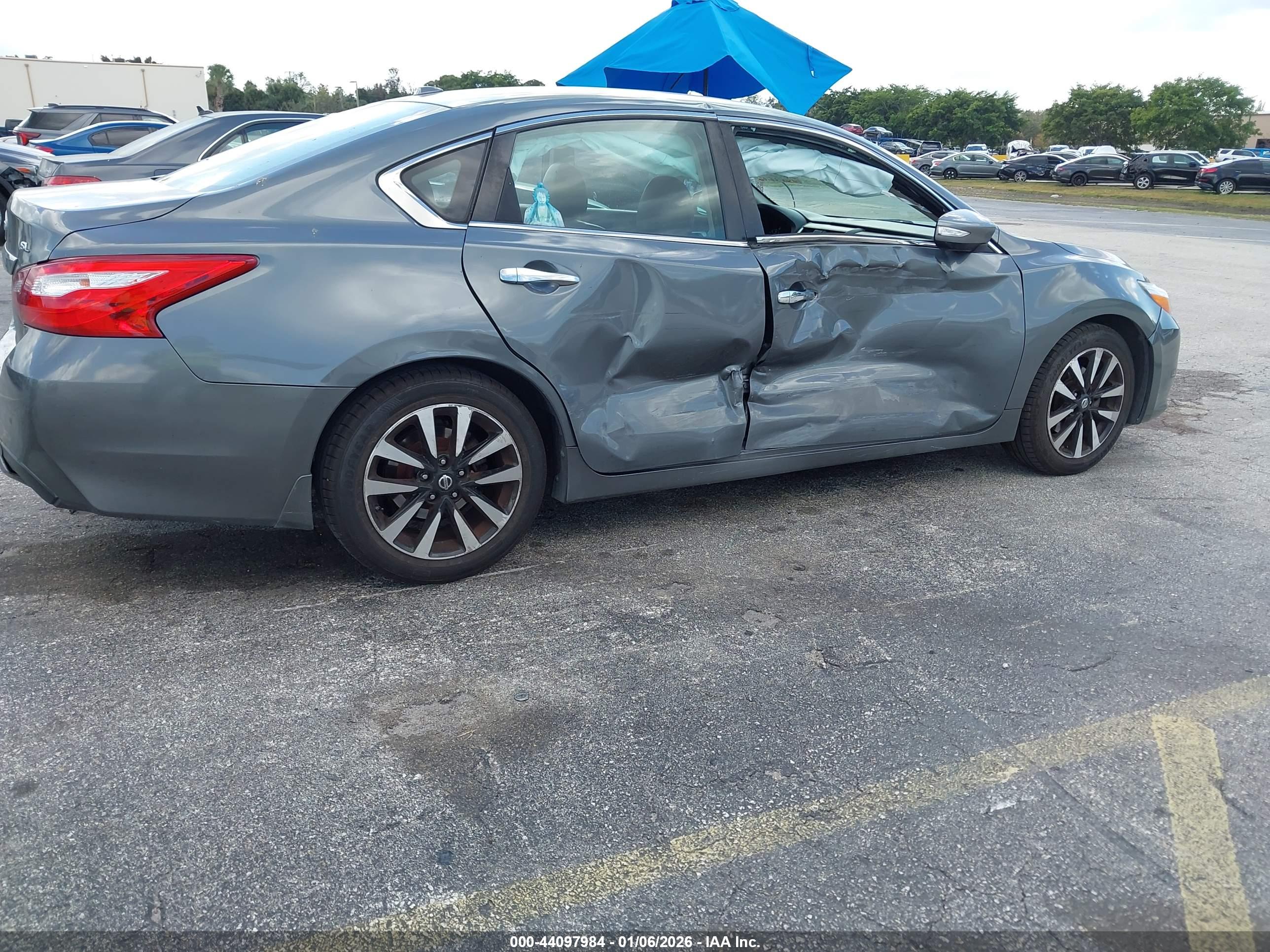 NISSAN ALTIMA image 6