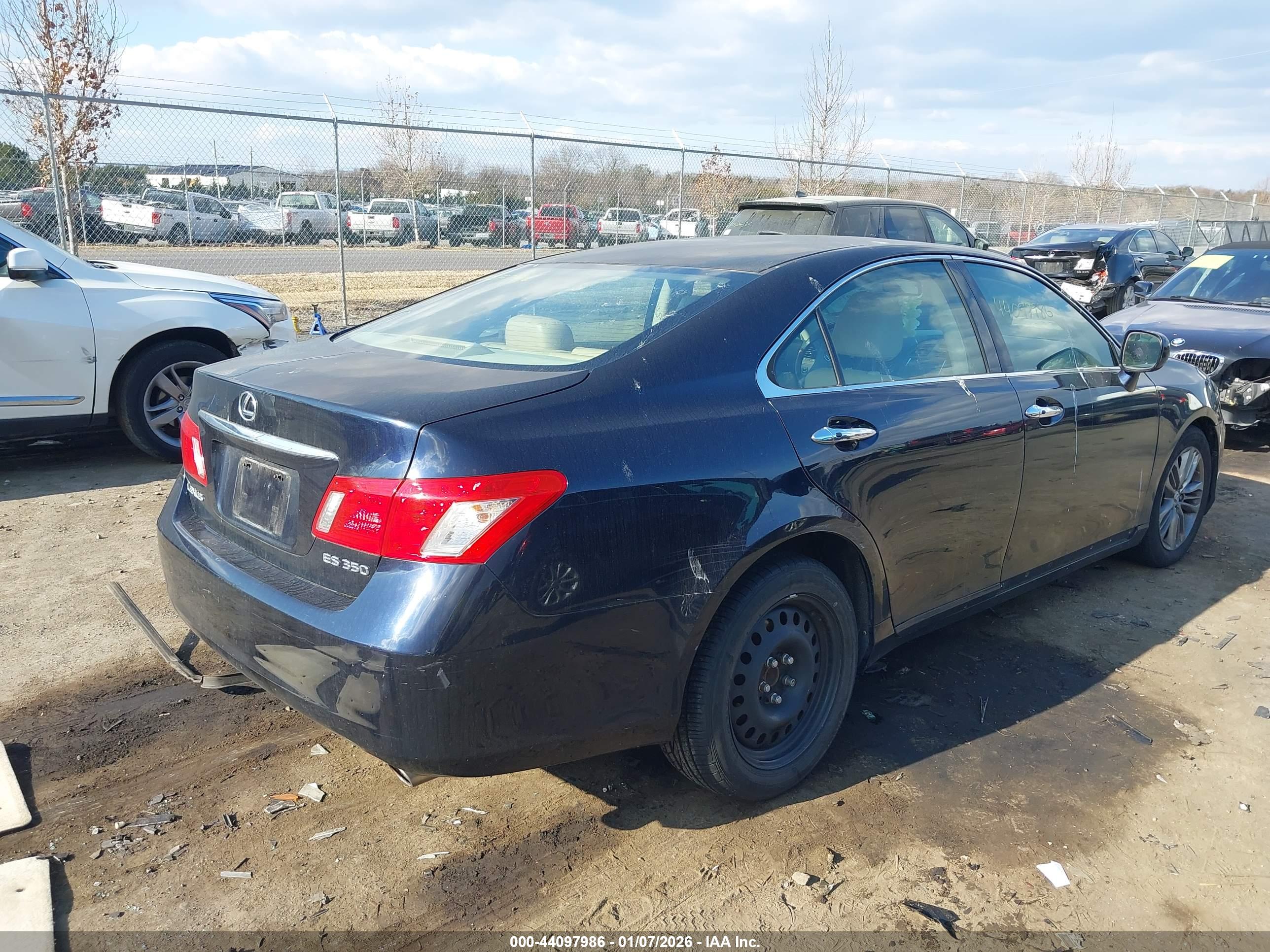 LEXUS ES image 4