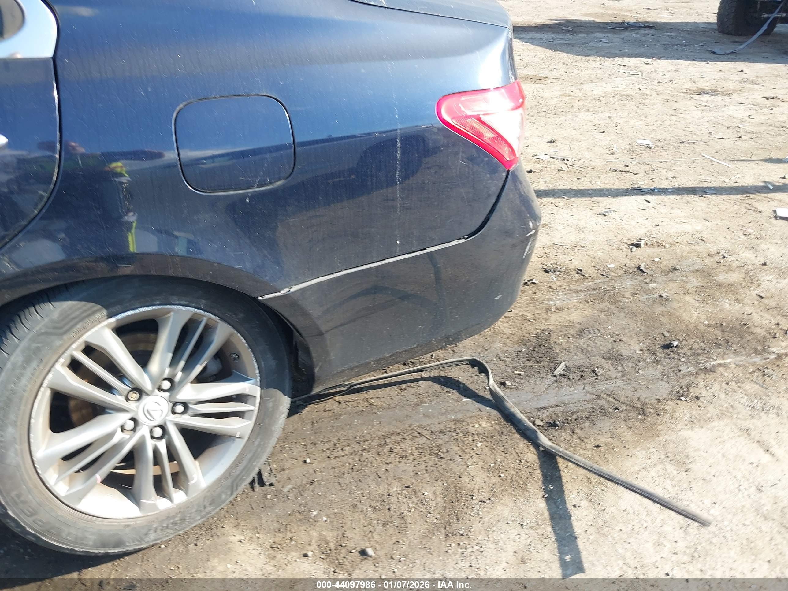 LEXUS ES image 6
