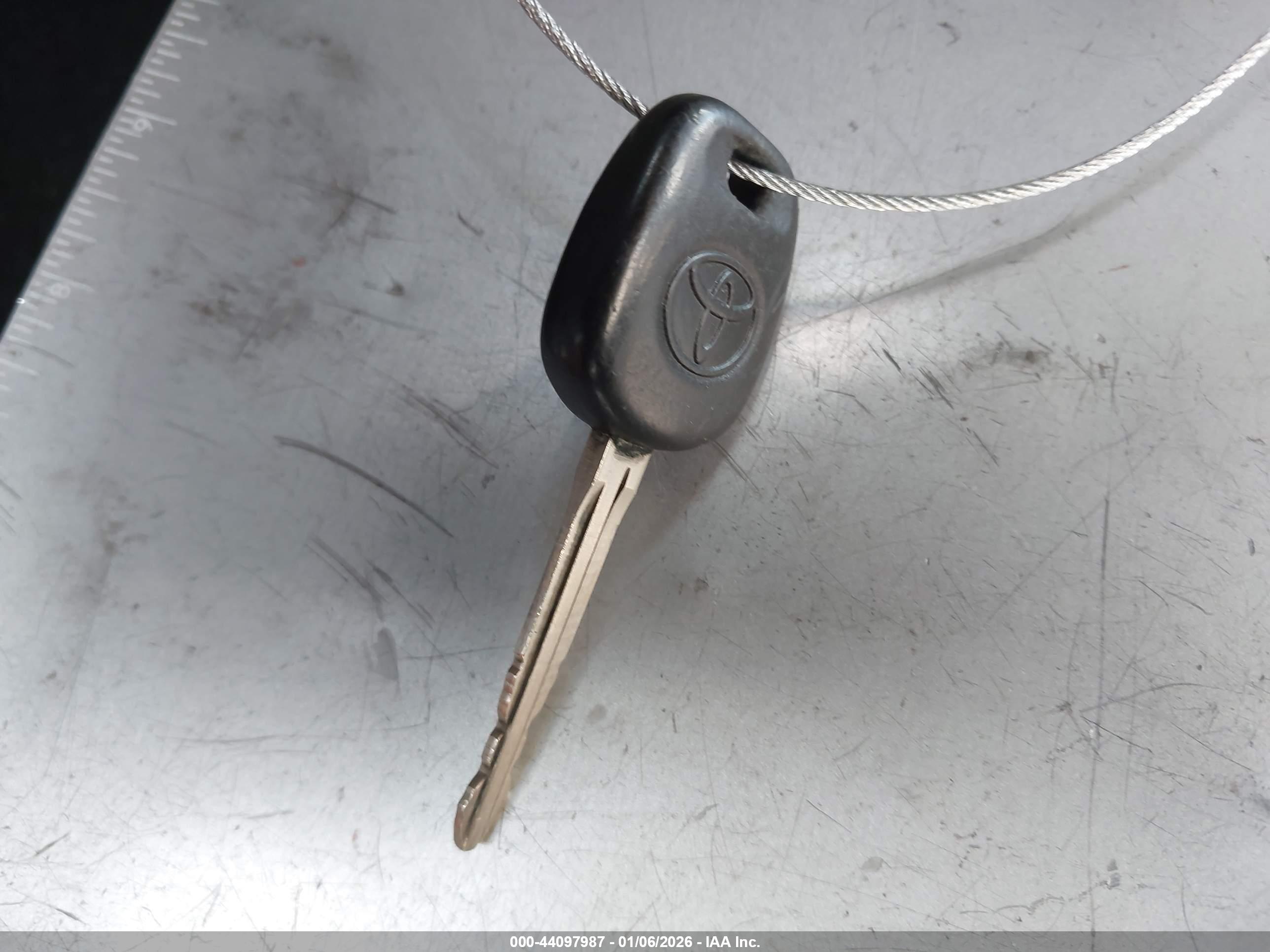 TOYOTA COROLLA image 11