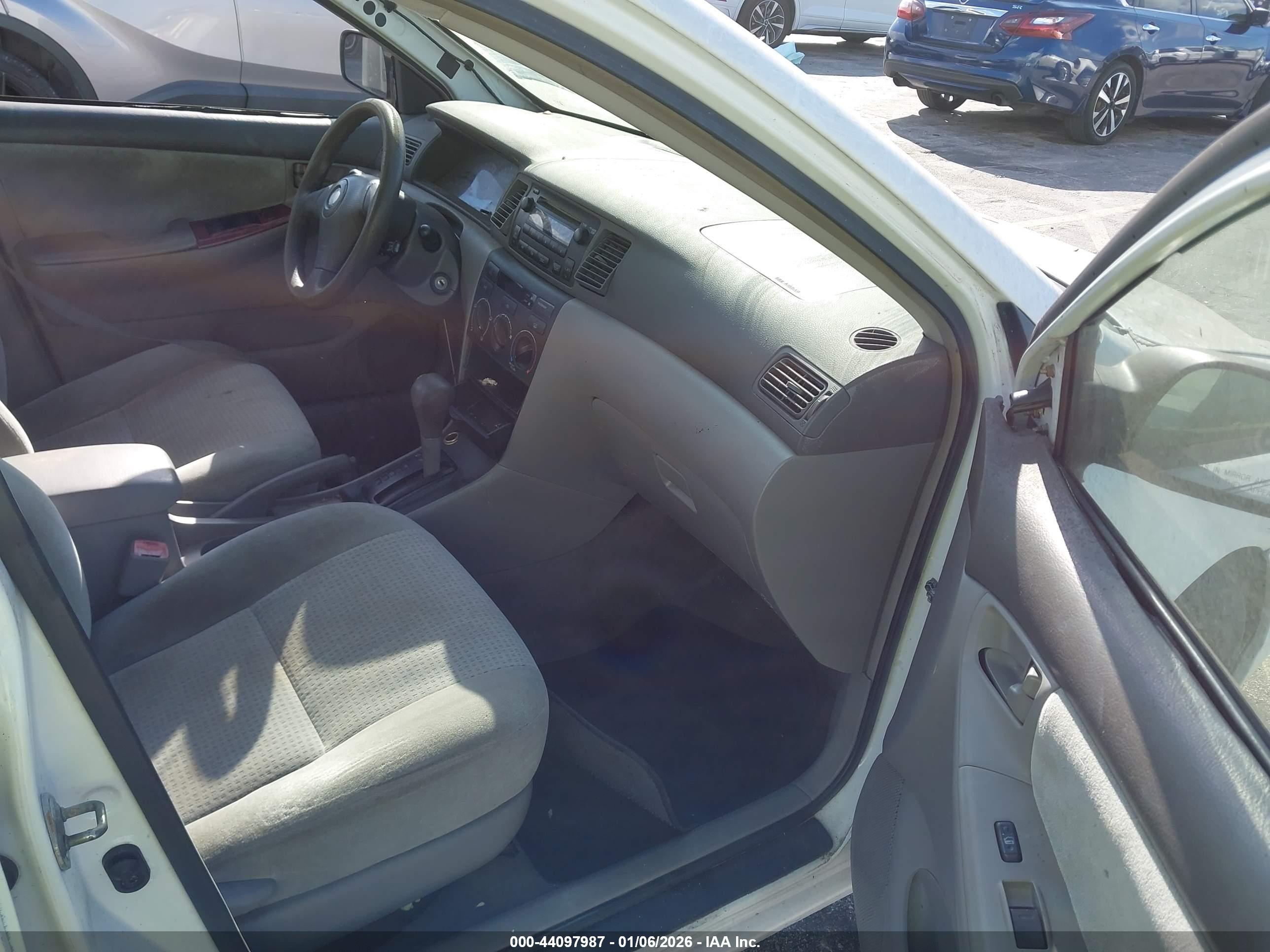 TOYOTA COROLLA image 5