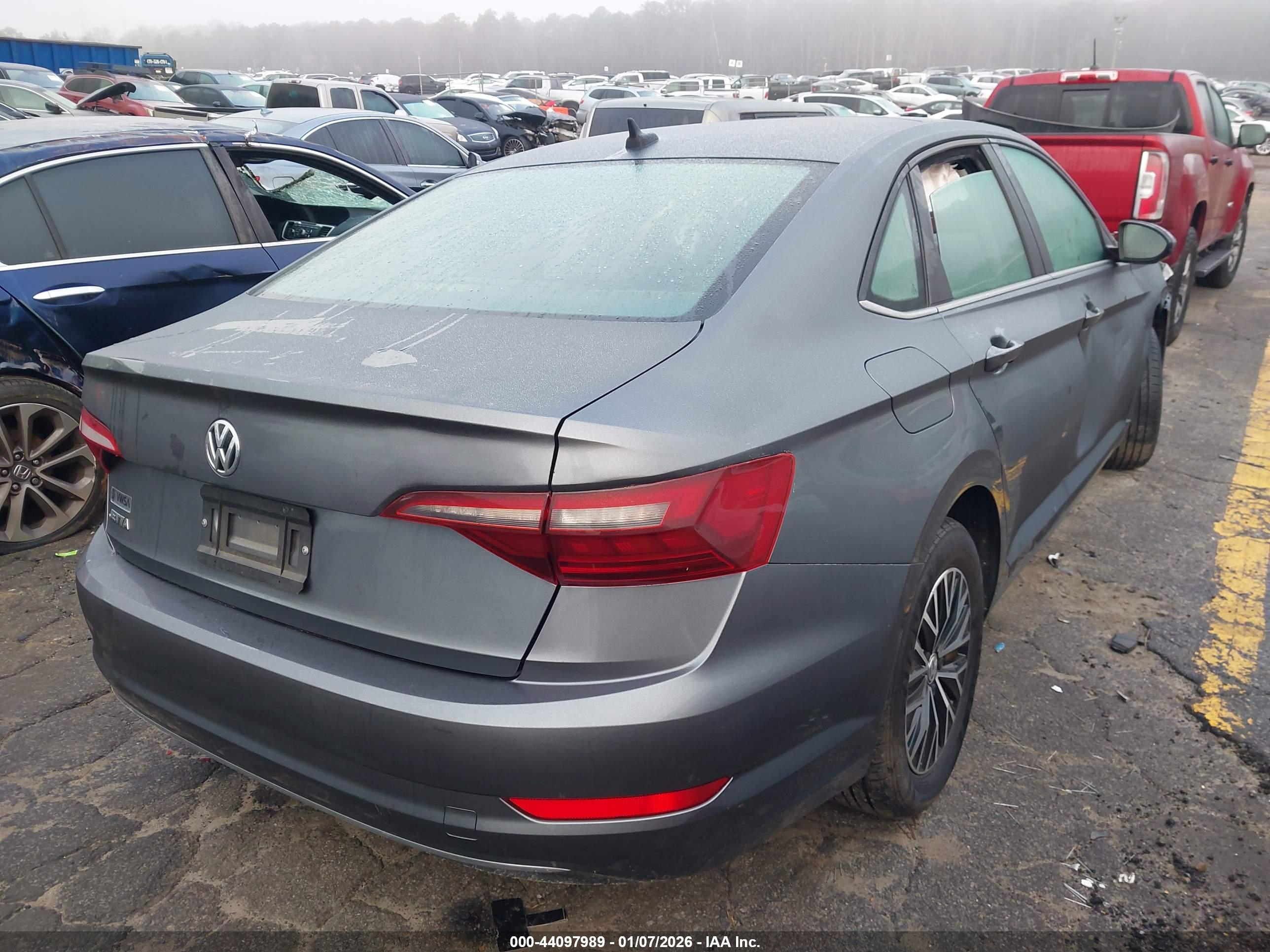 VOLKSWAGEN JETTA image 4