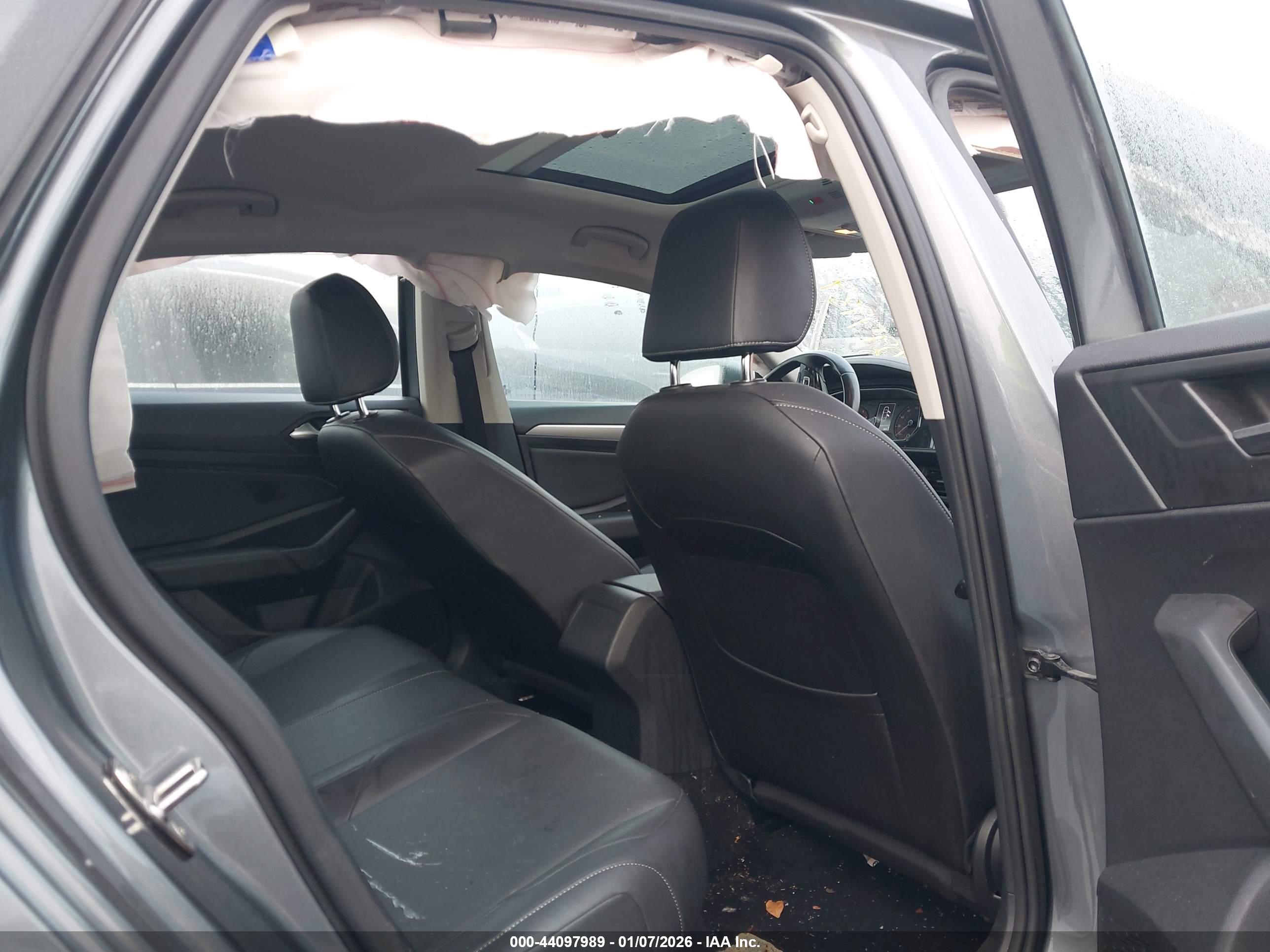VOLKSWAGEN JETTA image 8