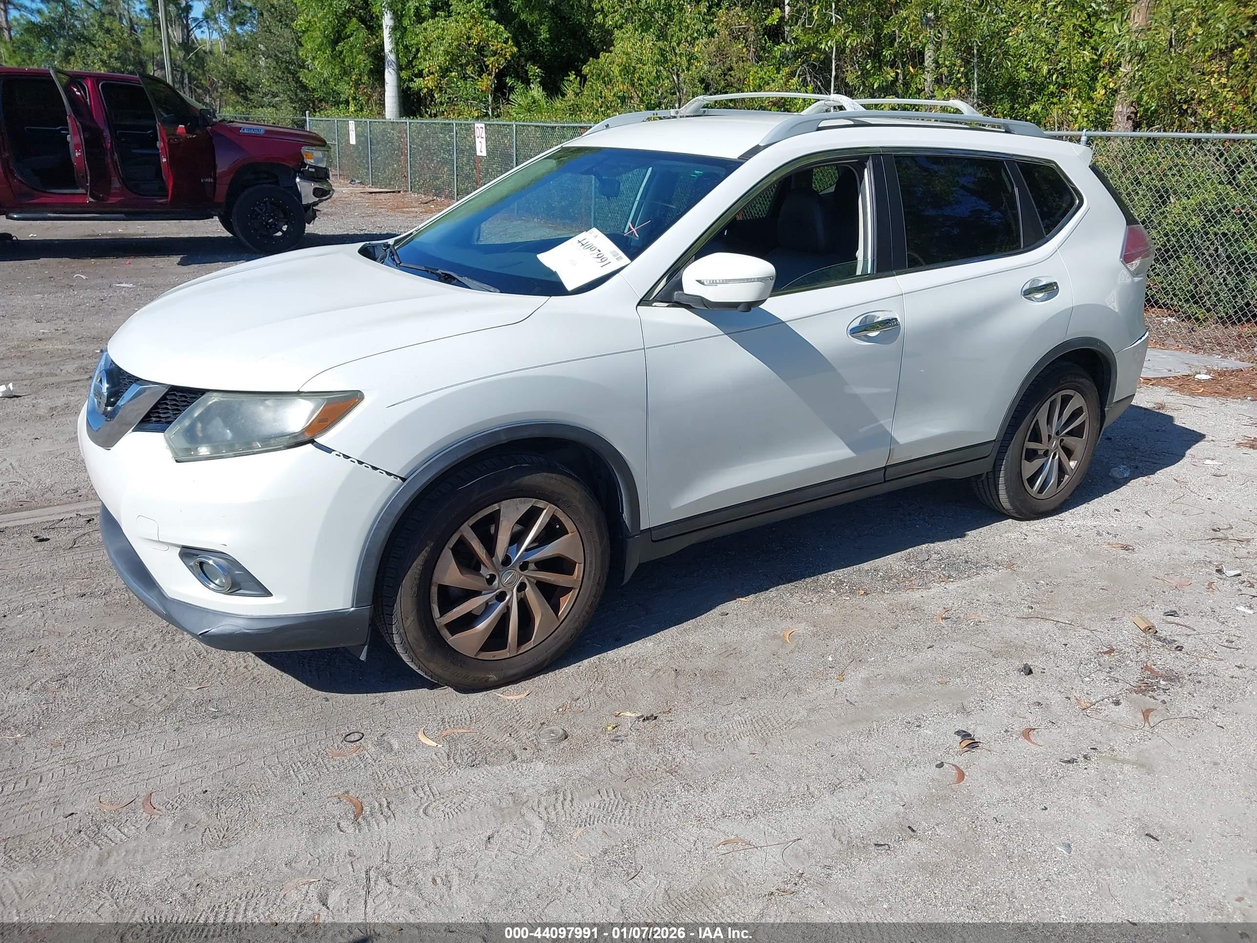 NISSAN ROGUE image 2