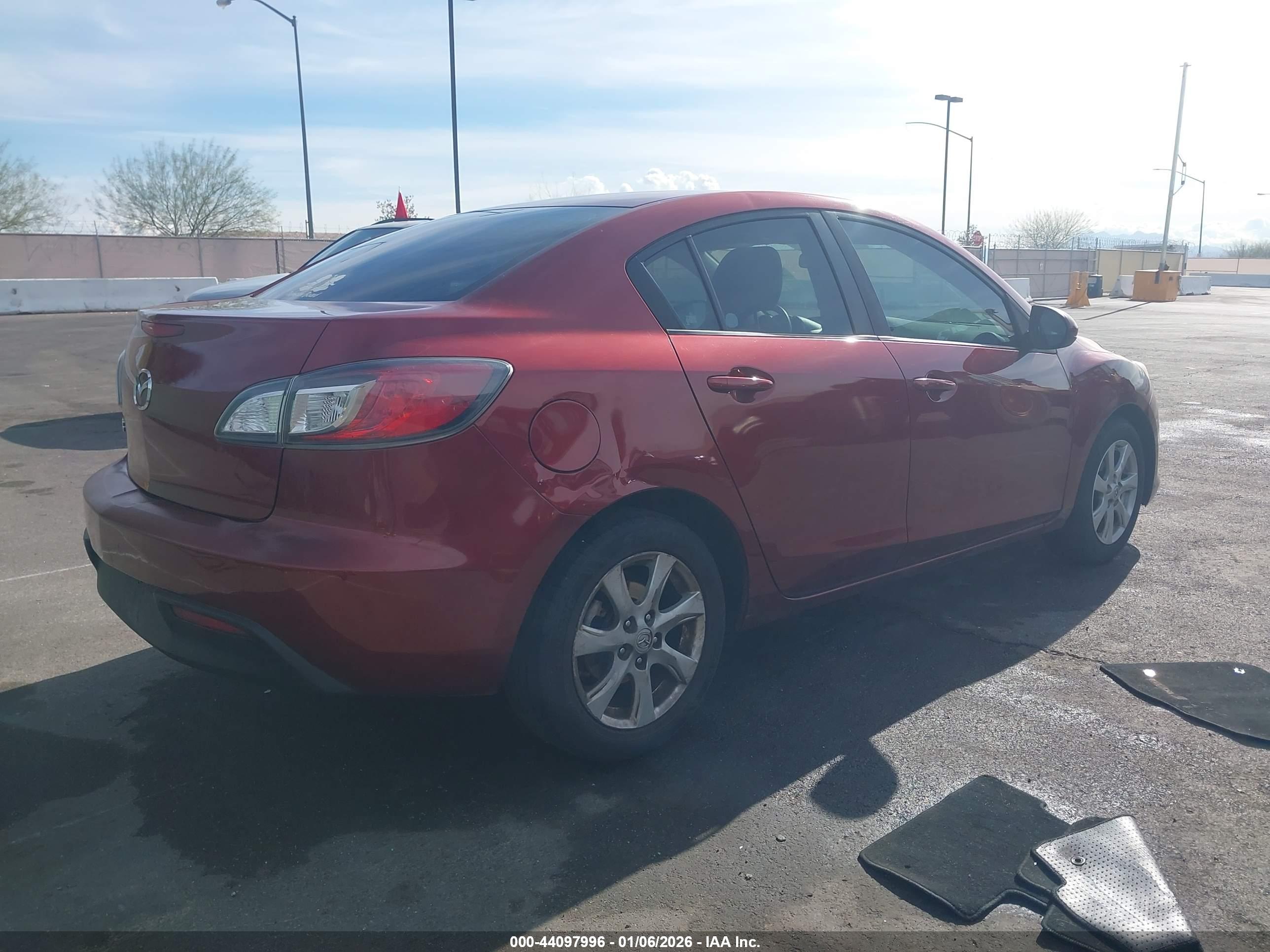 MAZDA MAZDA3 image 4