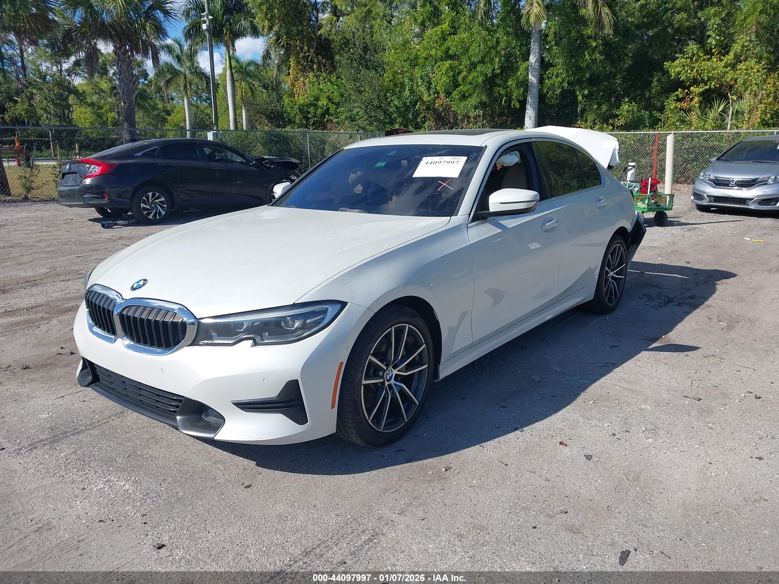BMW 330I image 2
