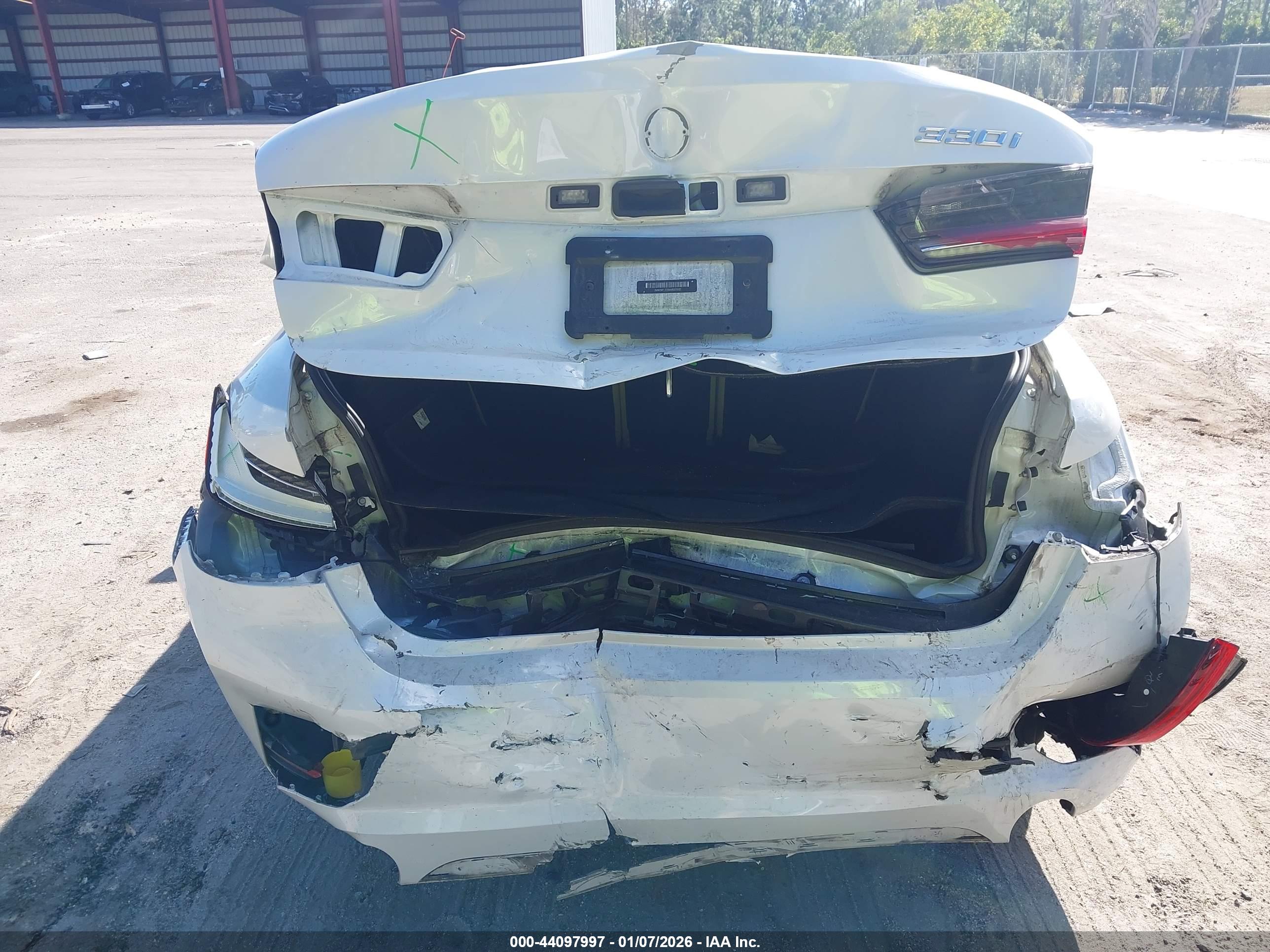 BMW 330I image 6