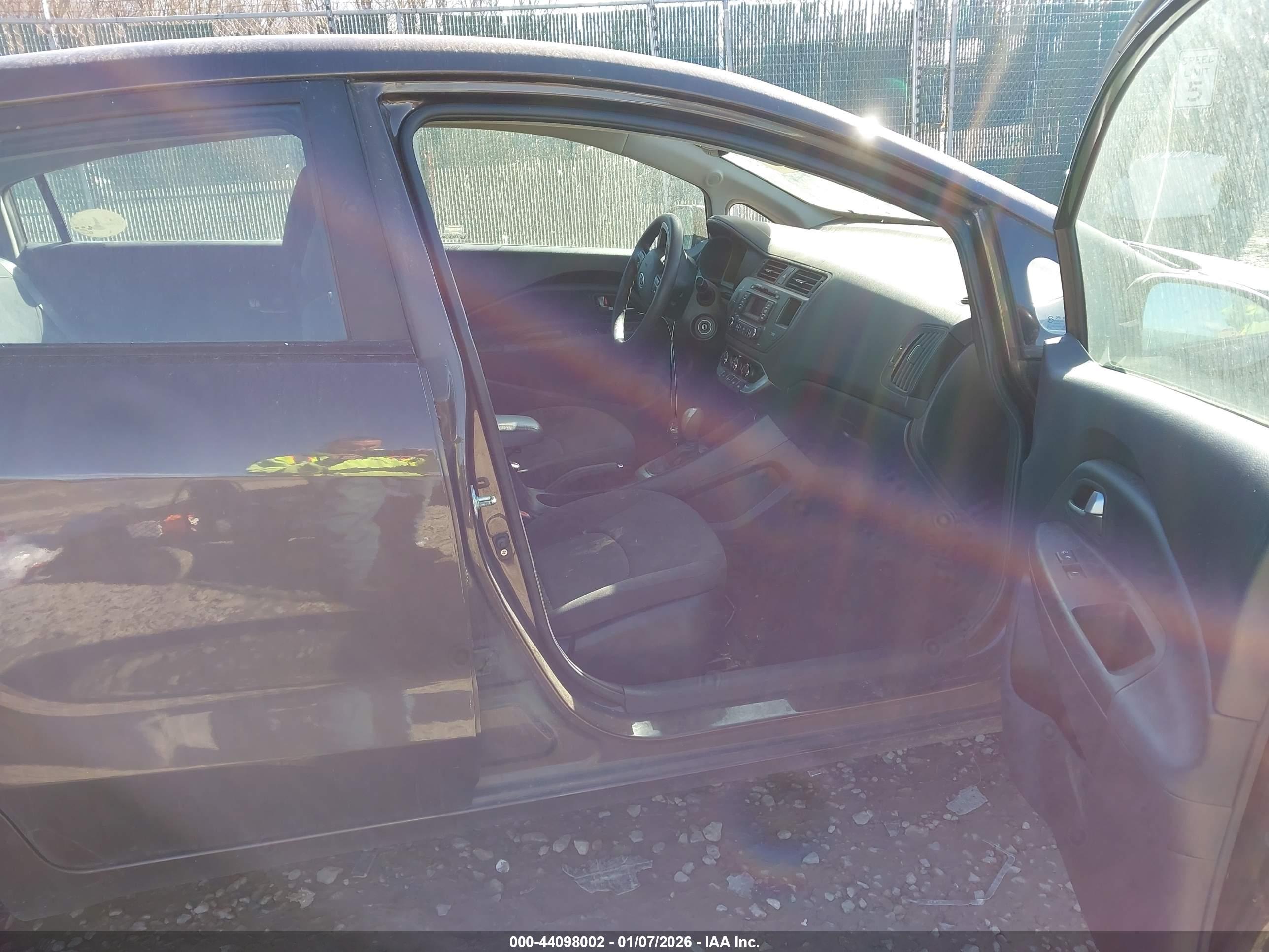 KIA RIO image 5