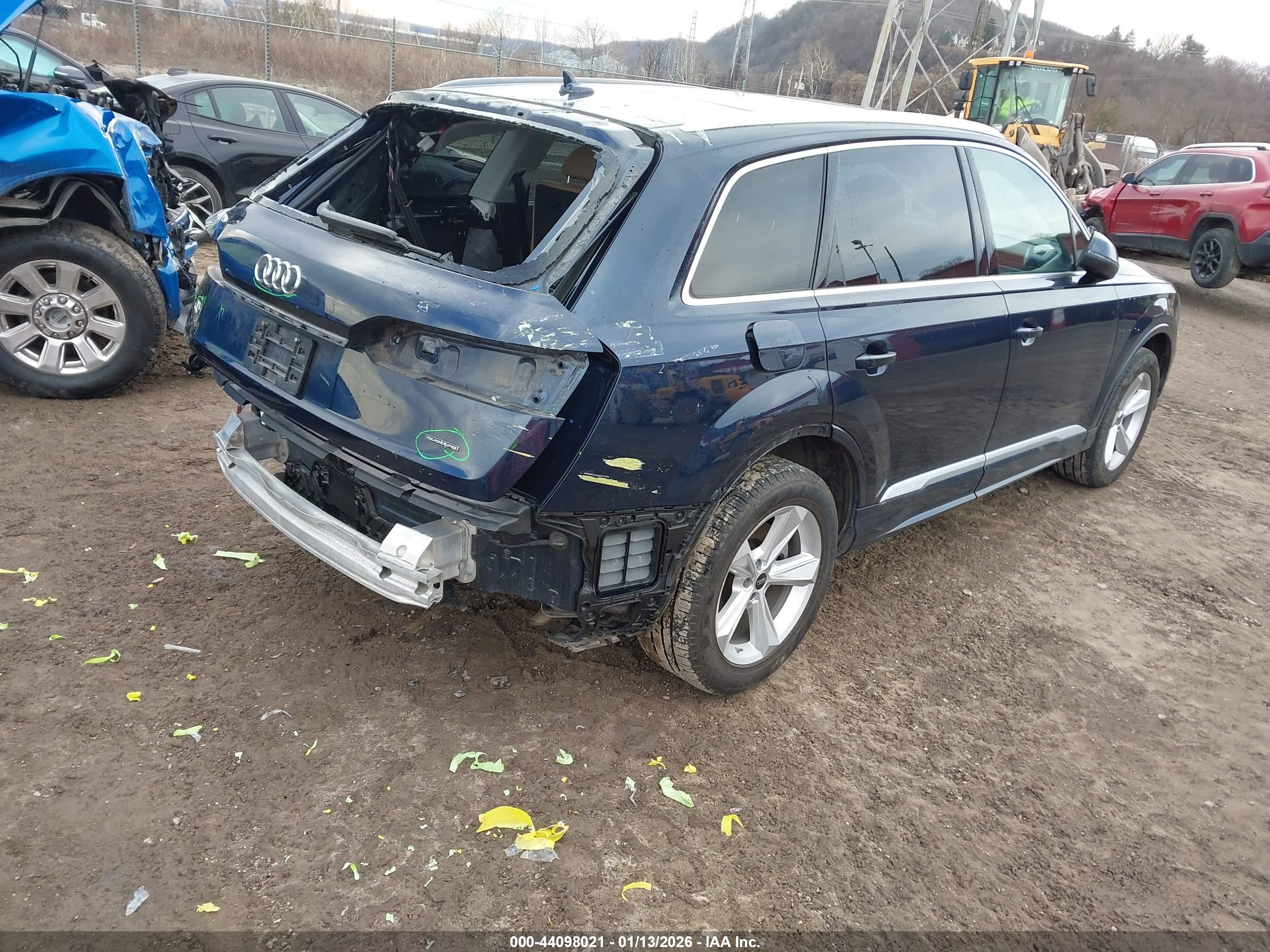 AUDI Q7 image 4