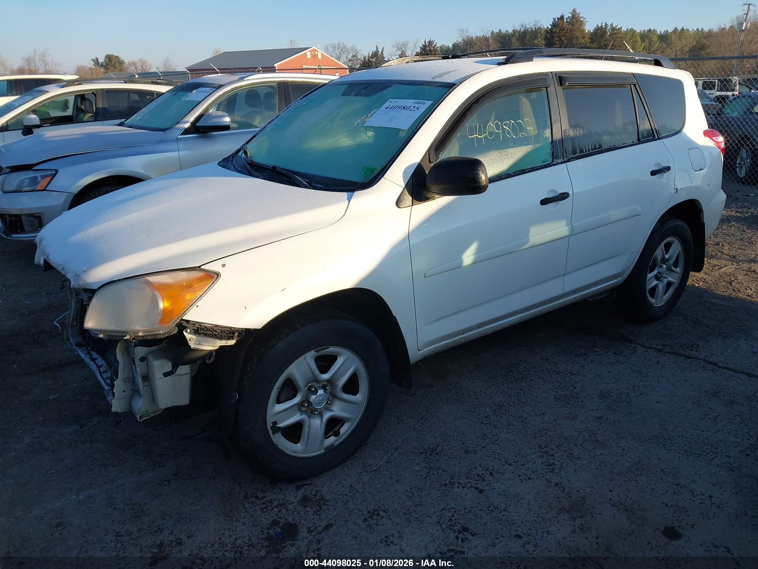 TOYOTA RAV4 image 2