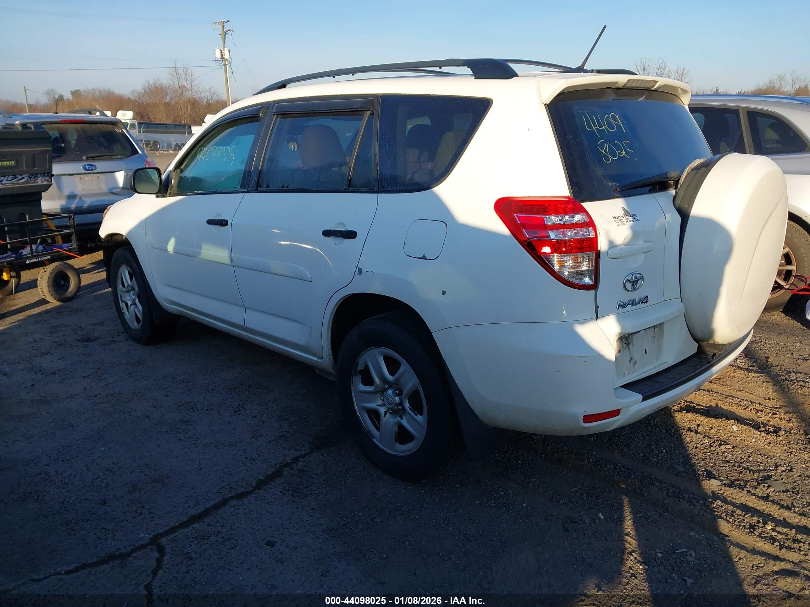 TOYOTA RAV4 image 3