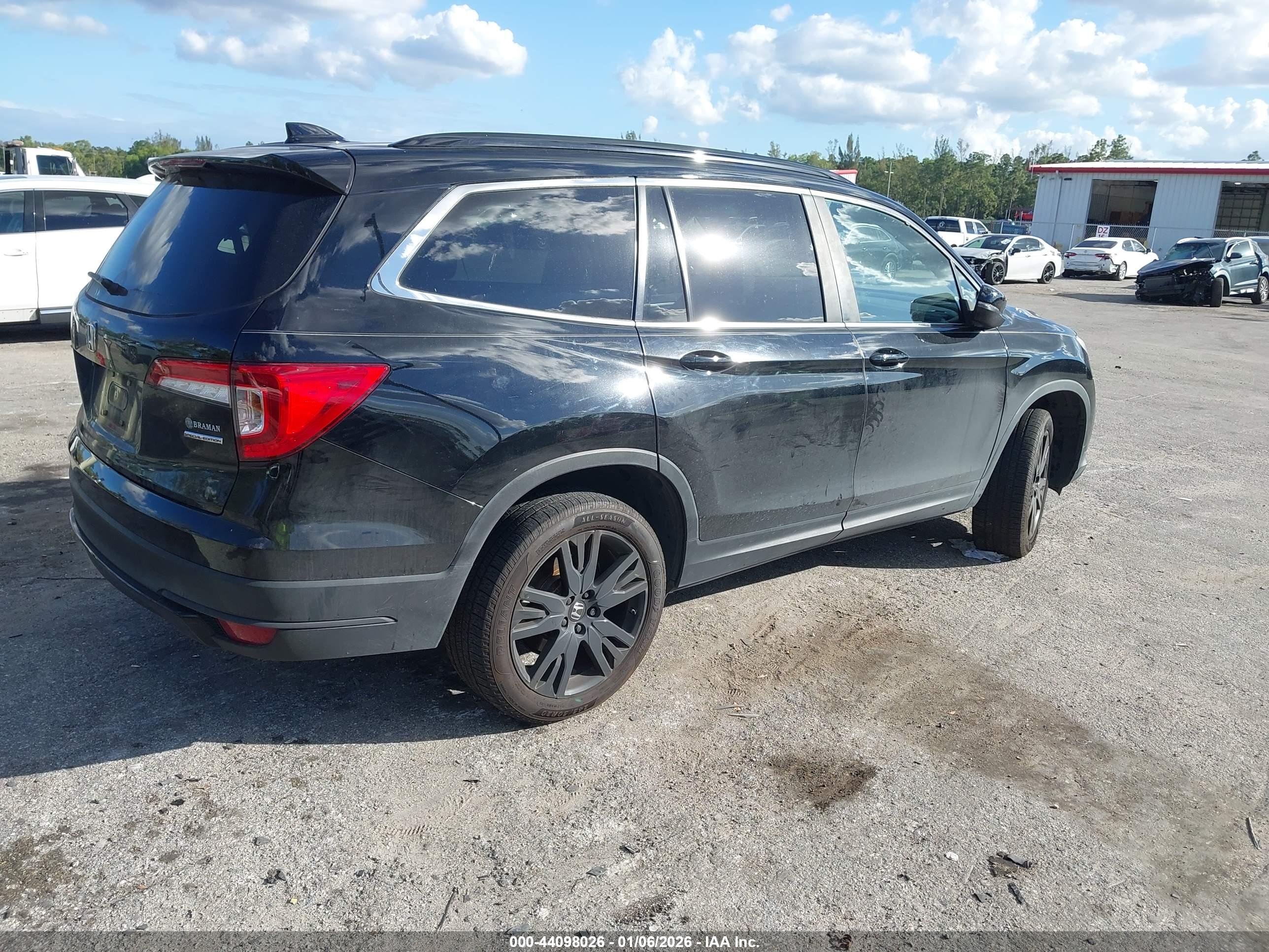 HONDA PILOT image 4