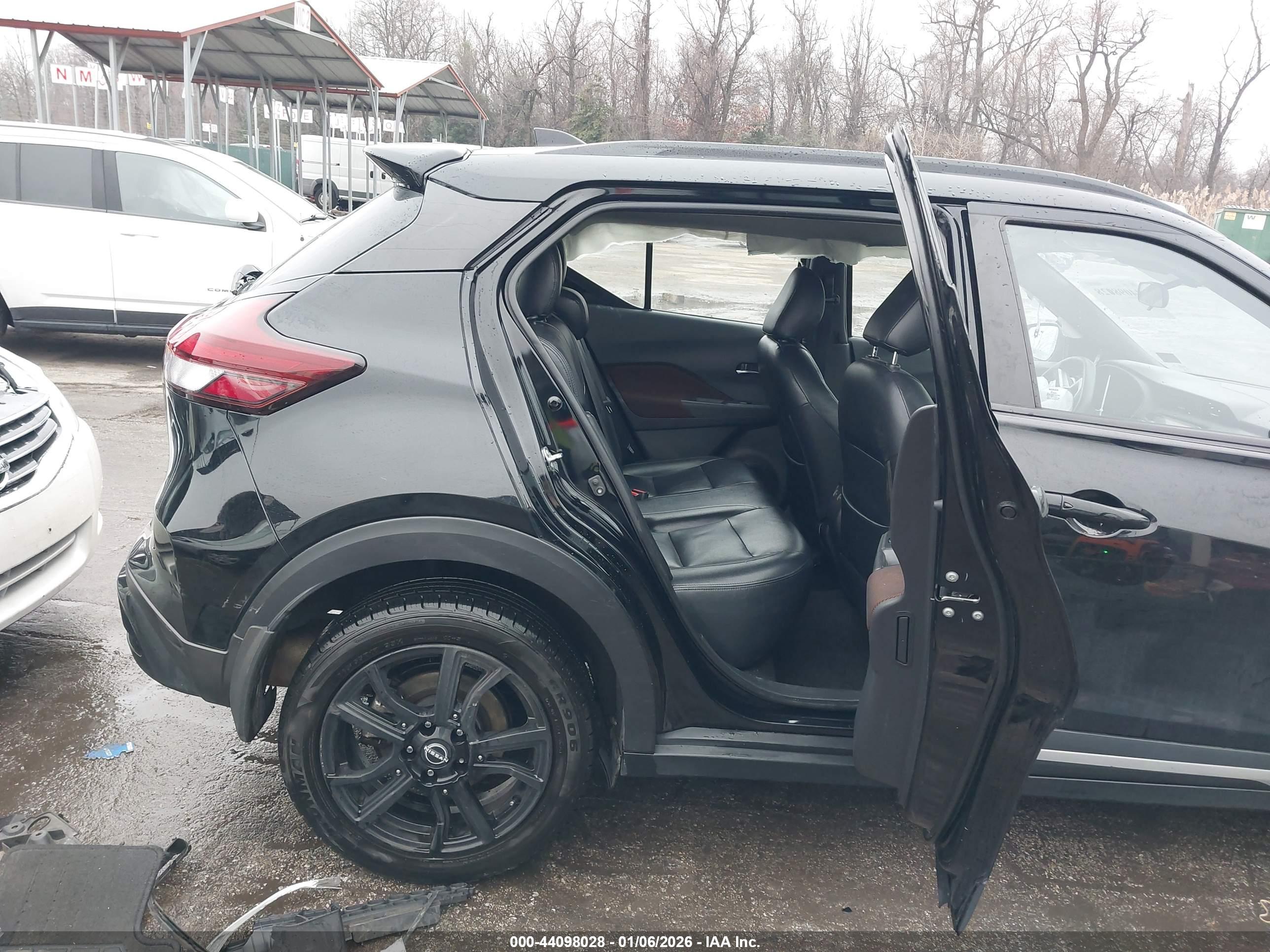 NISSAN KICKS image 8