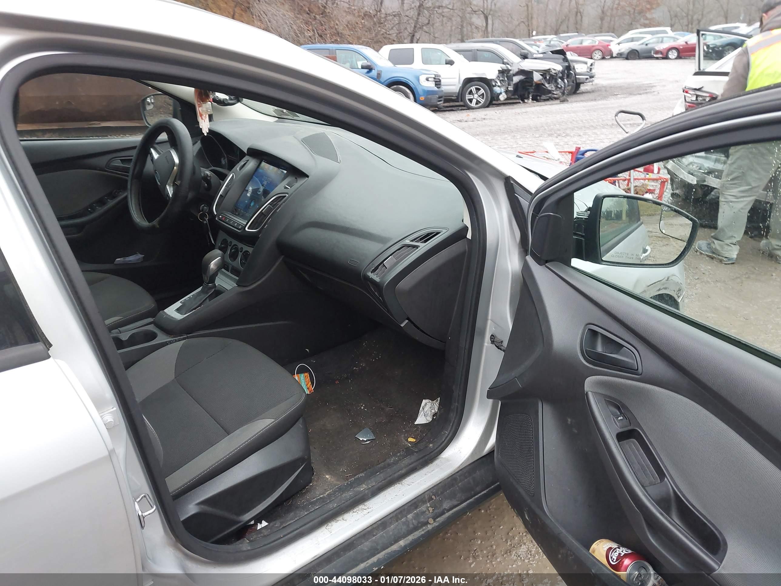 FORD FOCUS image 5