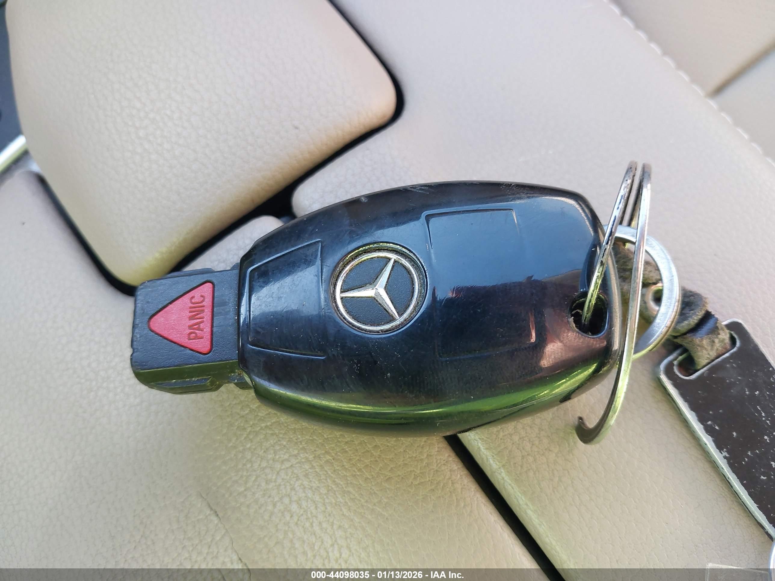 MERCEDES-BENZ E image 11