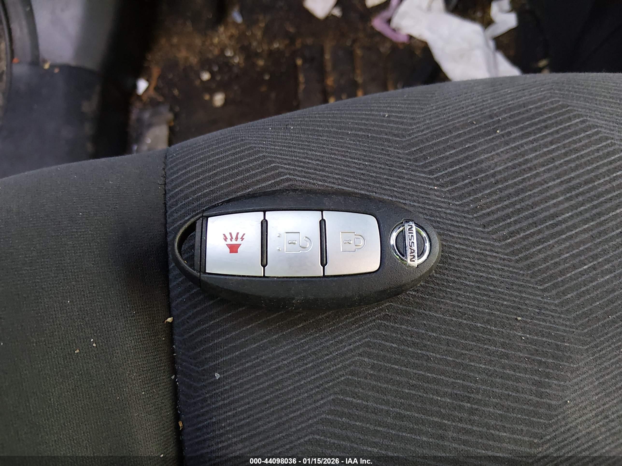 NISSAN ROGUE image 11