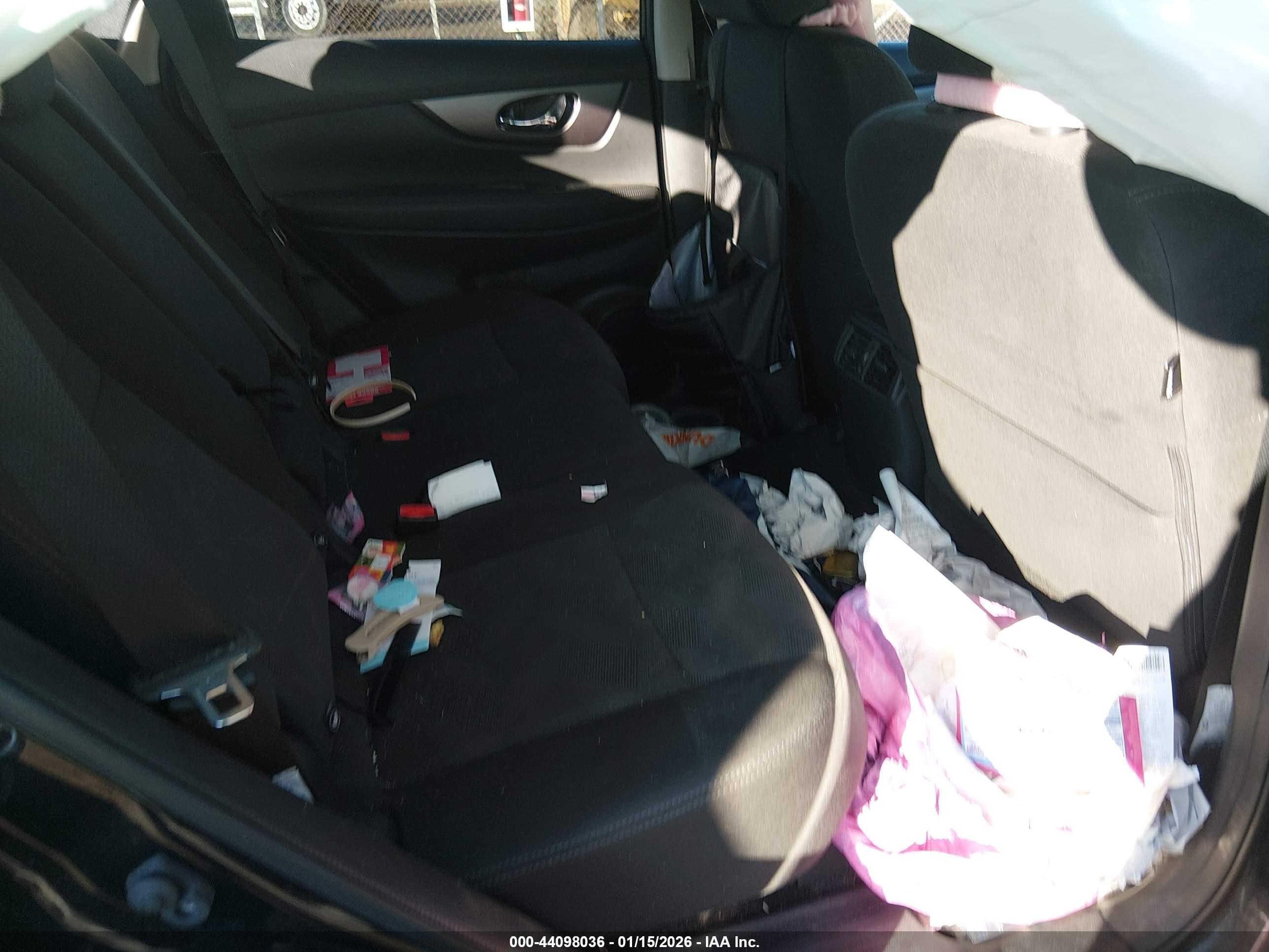 NISSAN ROGUE image 8
