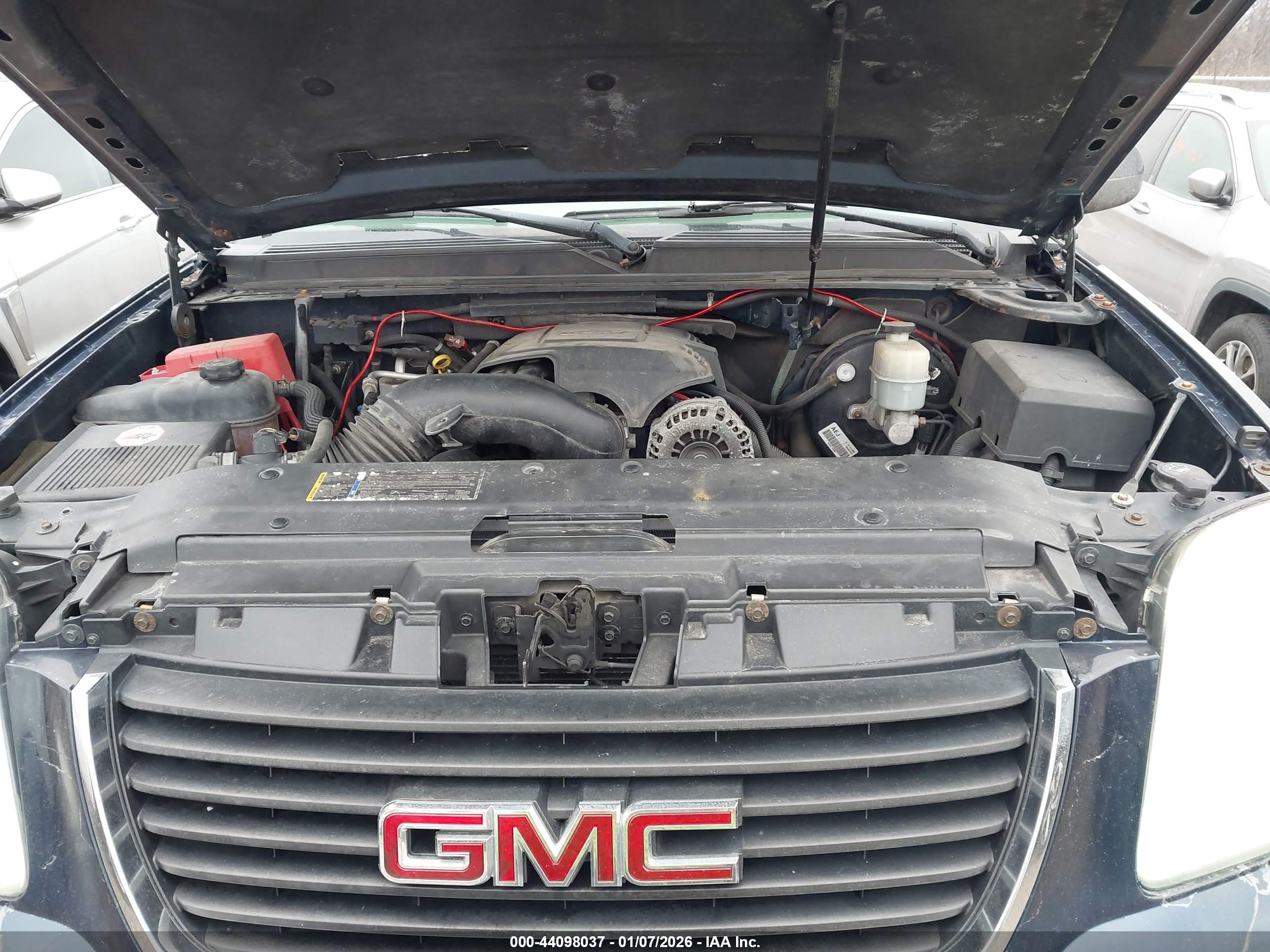 GMC YUKON image 10