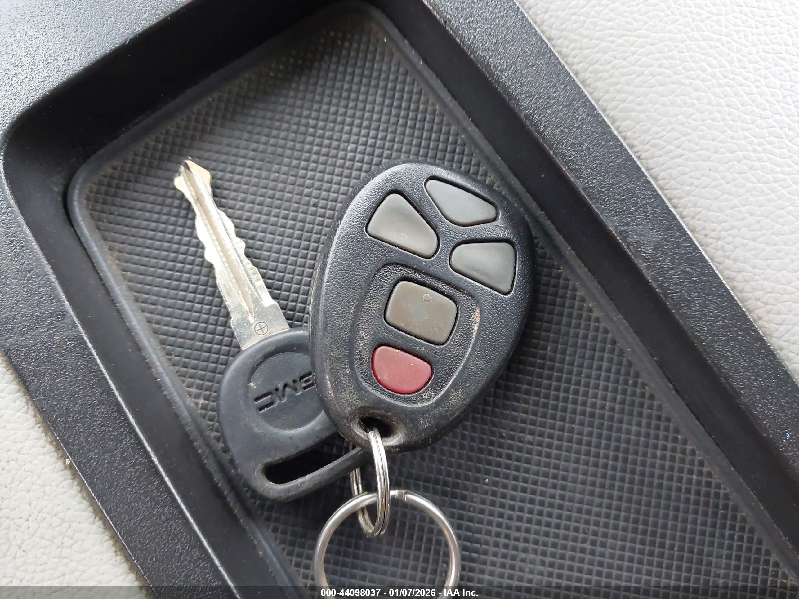 GMC YUKON image 11