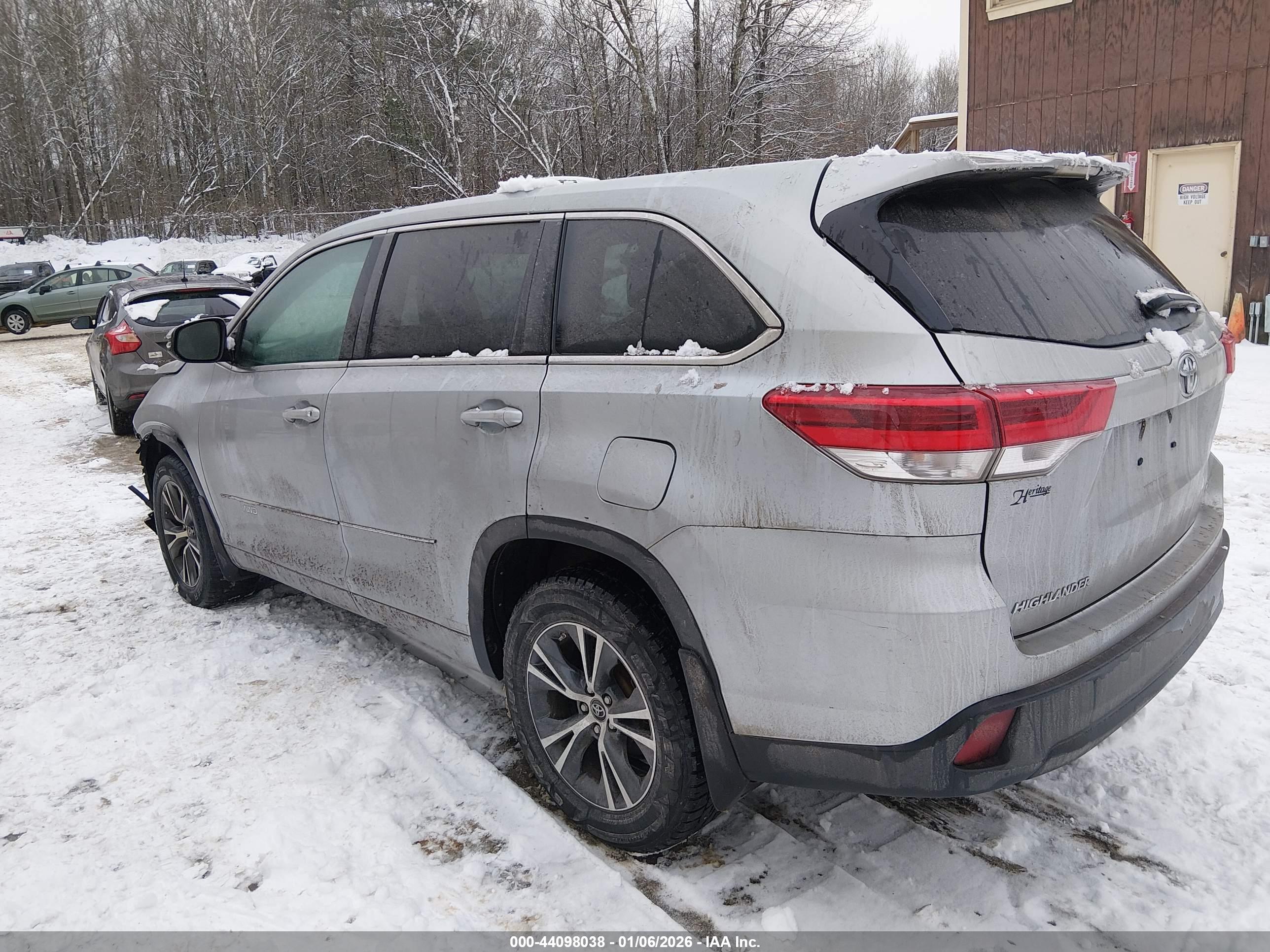 TOYOTA HIGHLANDER image 3