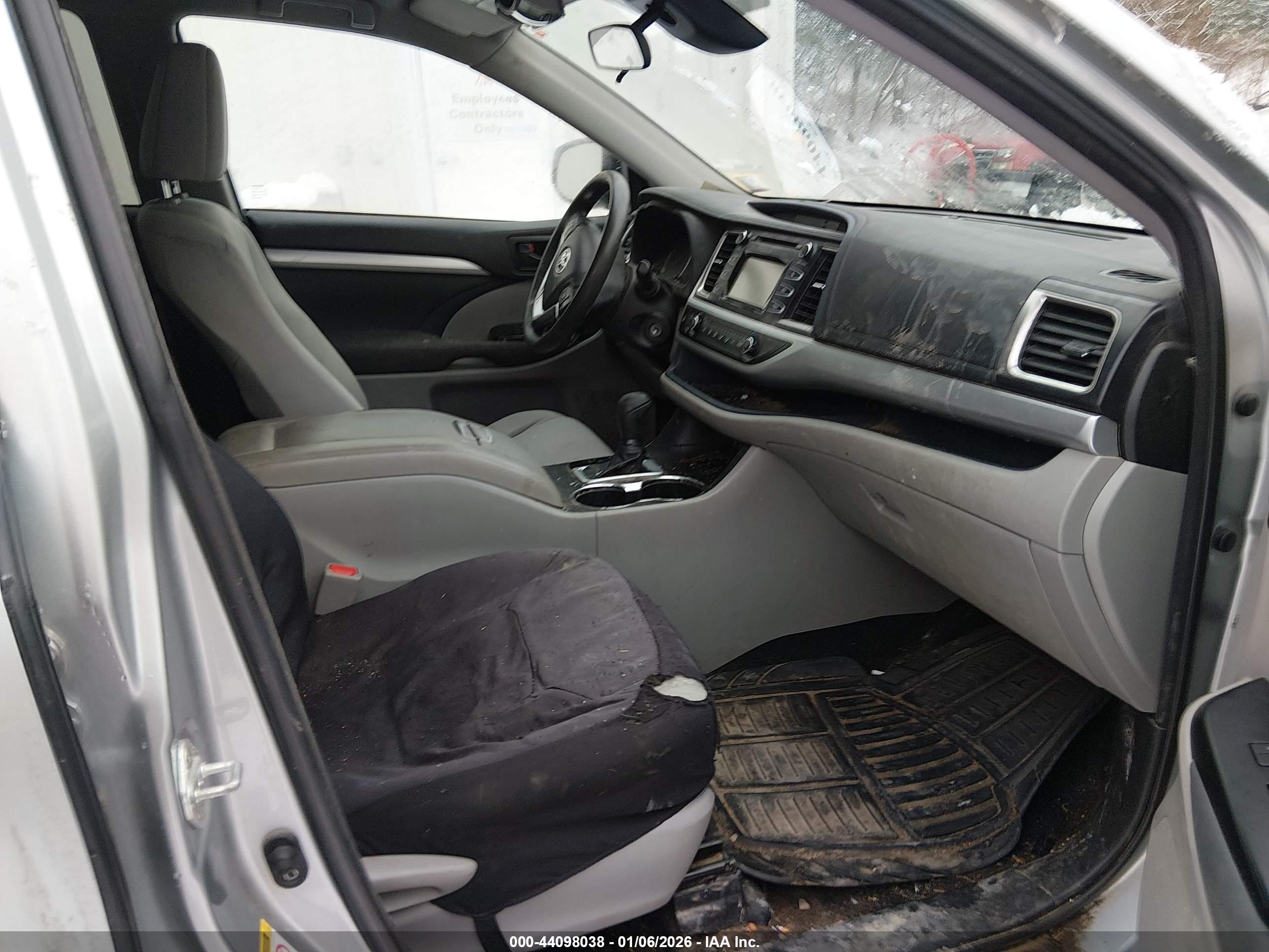 TOYOTA HIGHLANDER image 5