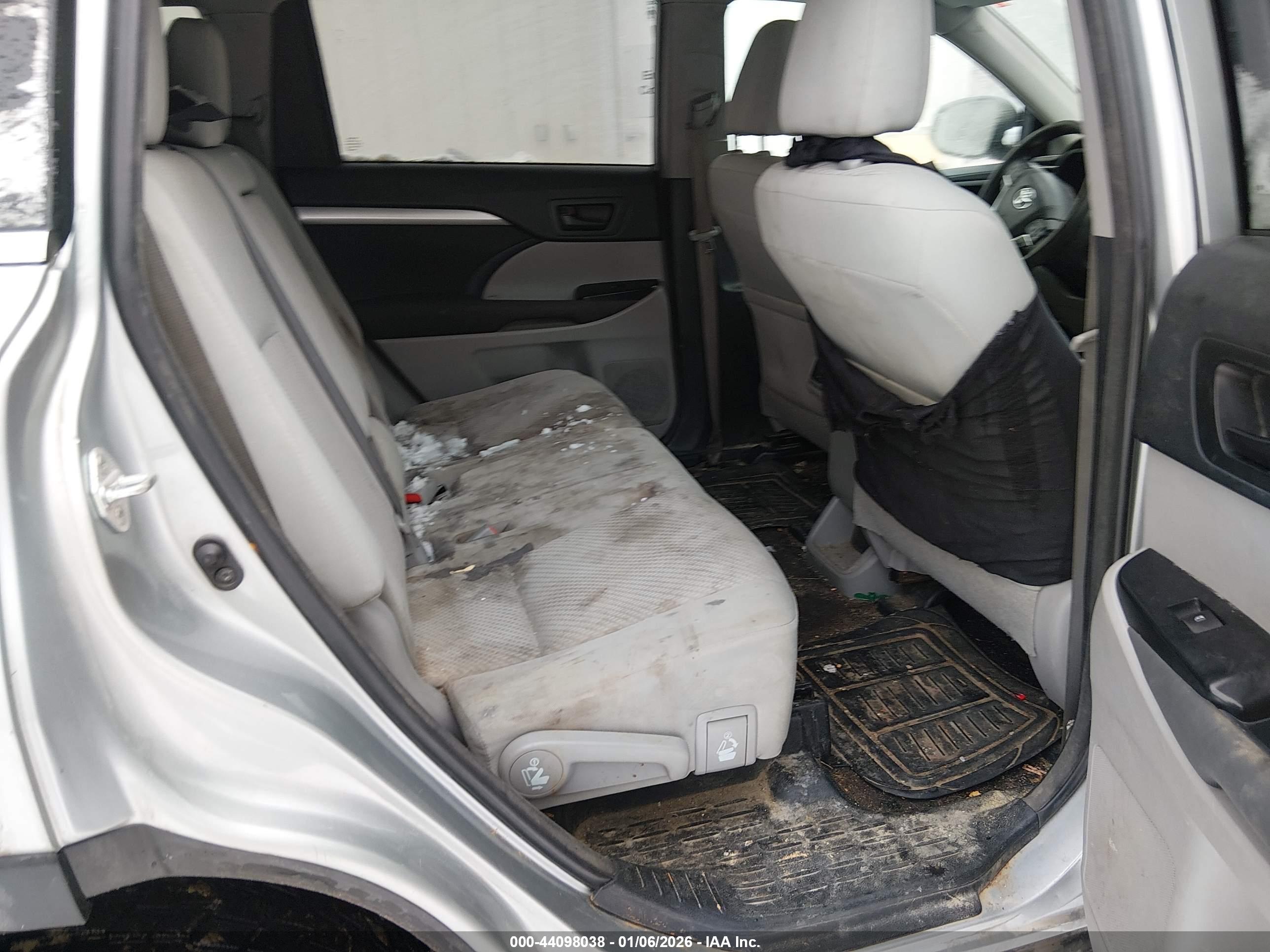 TOYOTA HIGHLANDER image 8