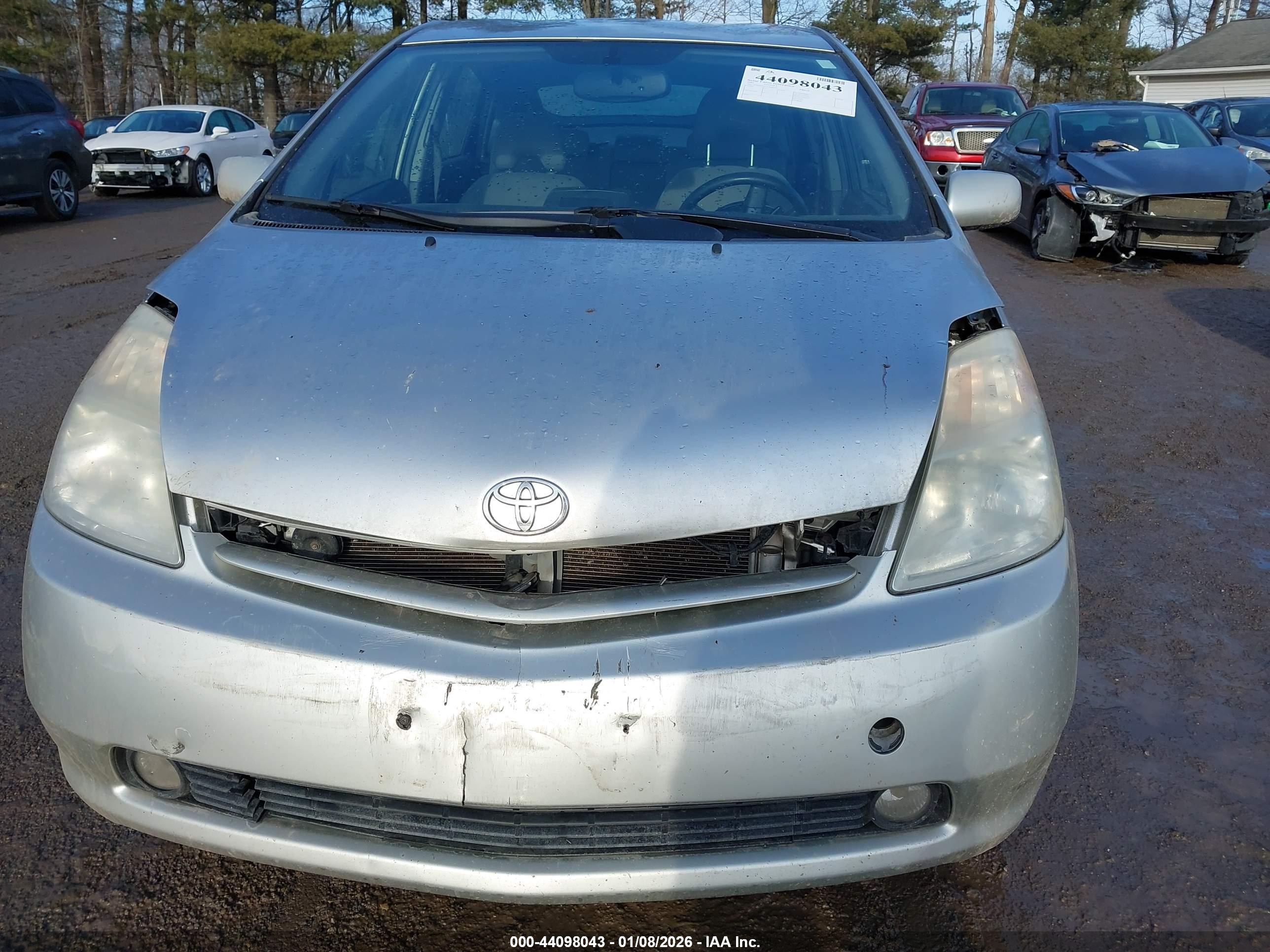 TOYOTA PRIUS image 6