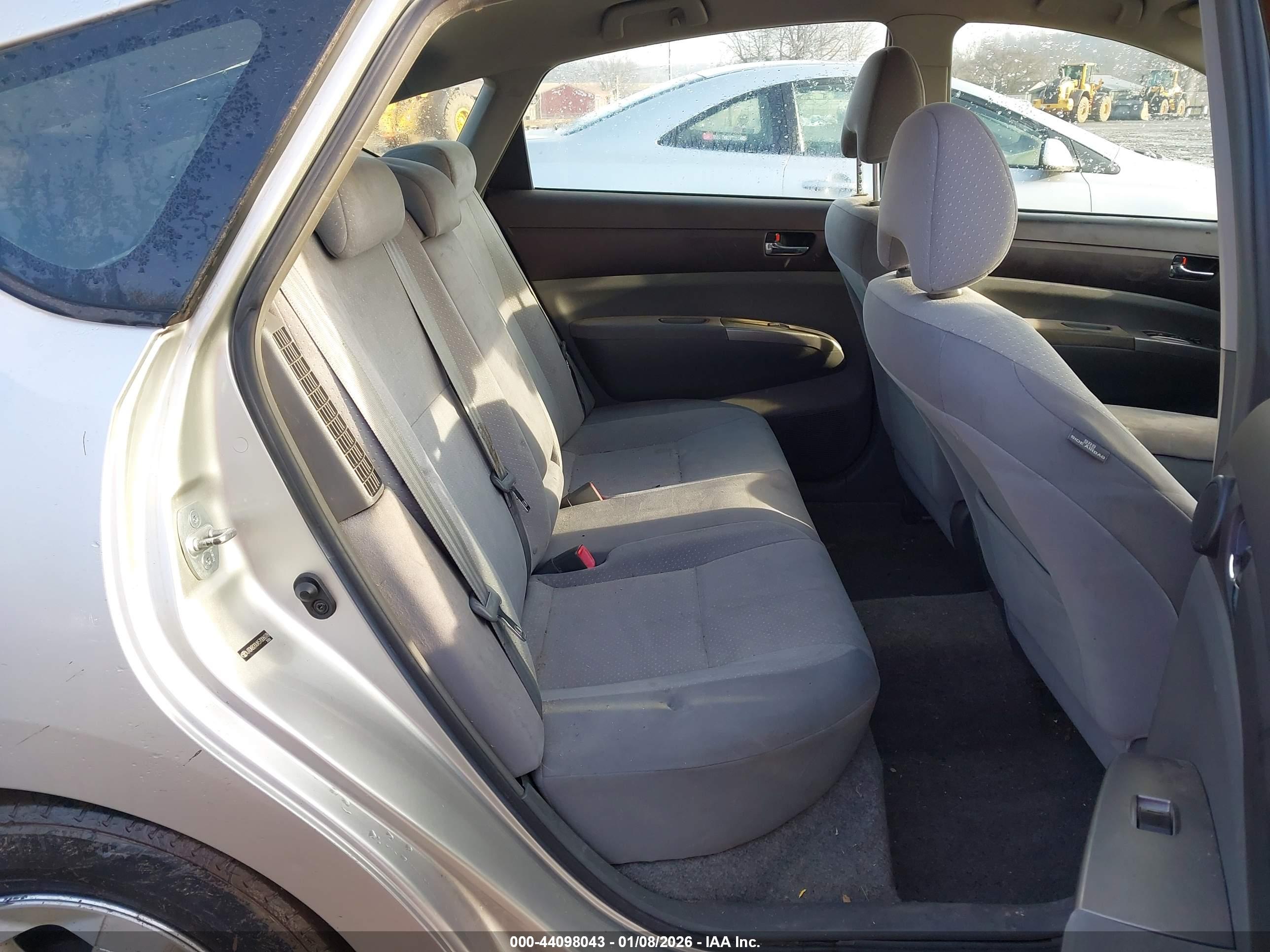 TOYOTA PRIUS image 8