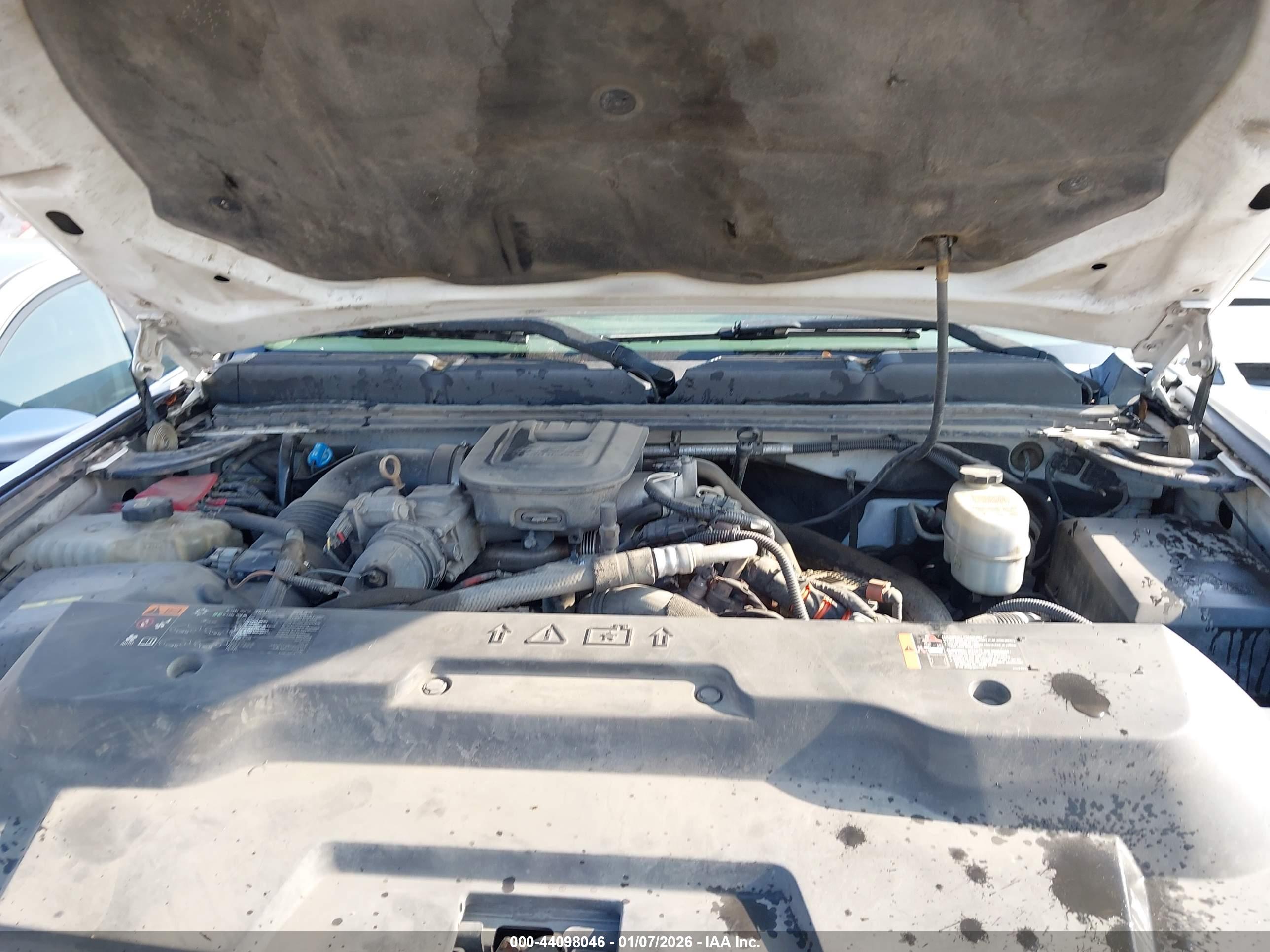 CHEVROLET SILVERADO image 10