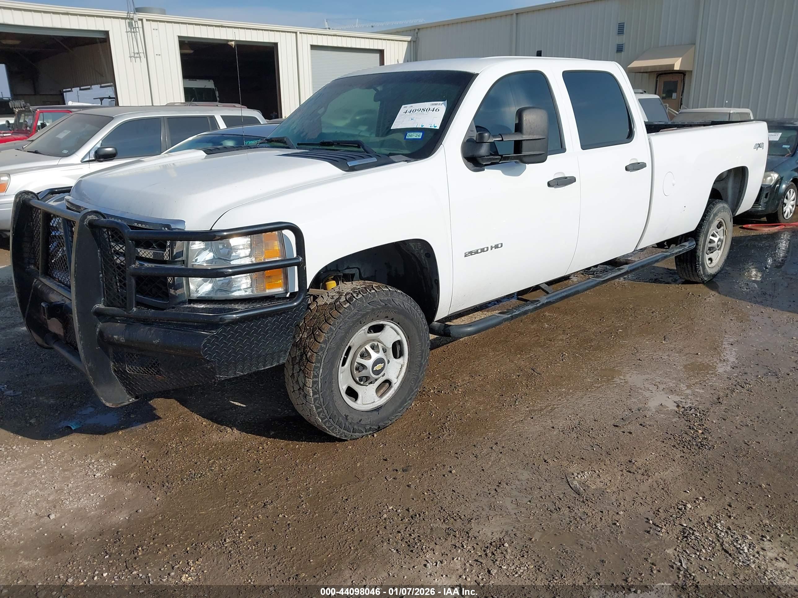 CHEVROLET SILVERADO image 2