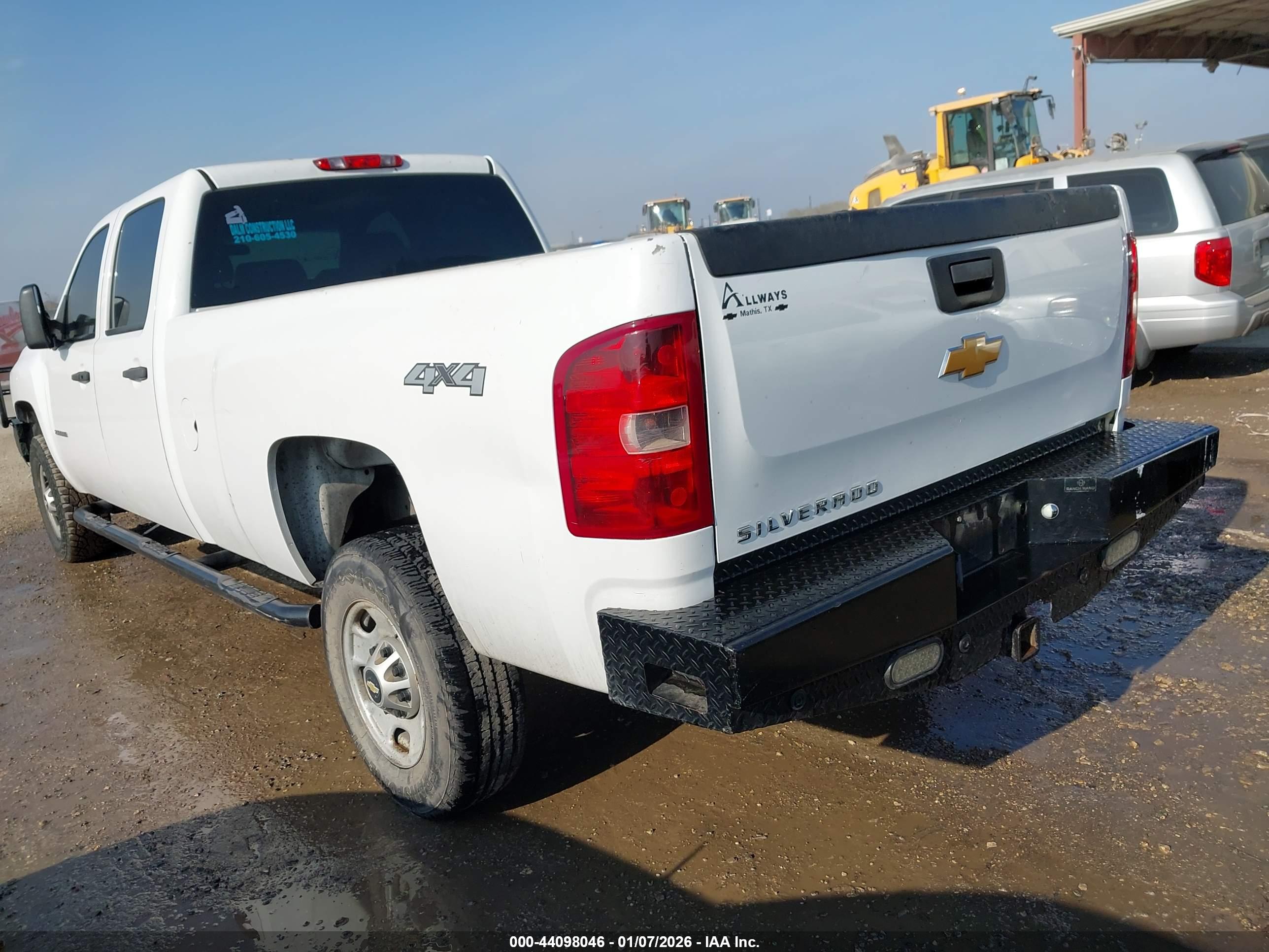 CHEVROLET SILVERADO image 3