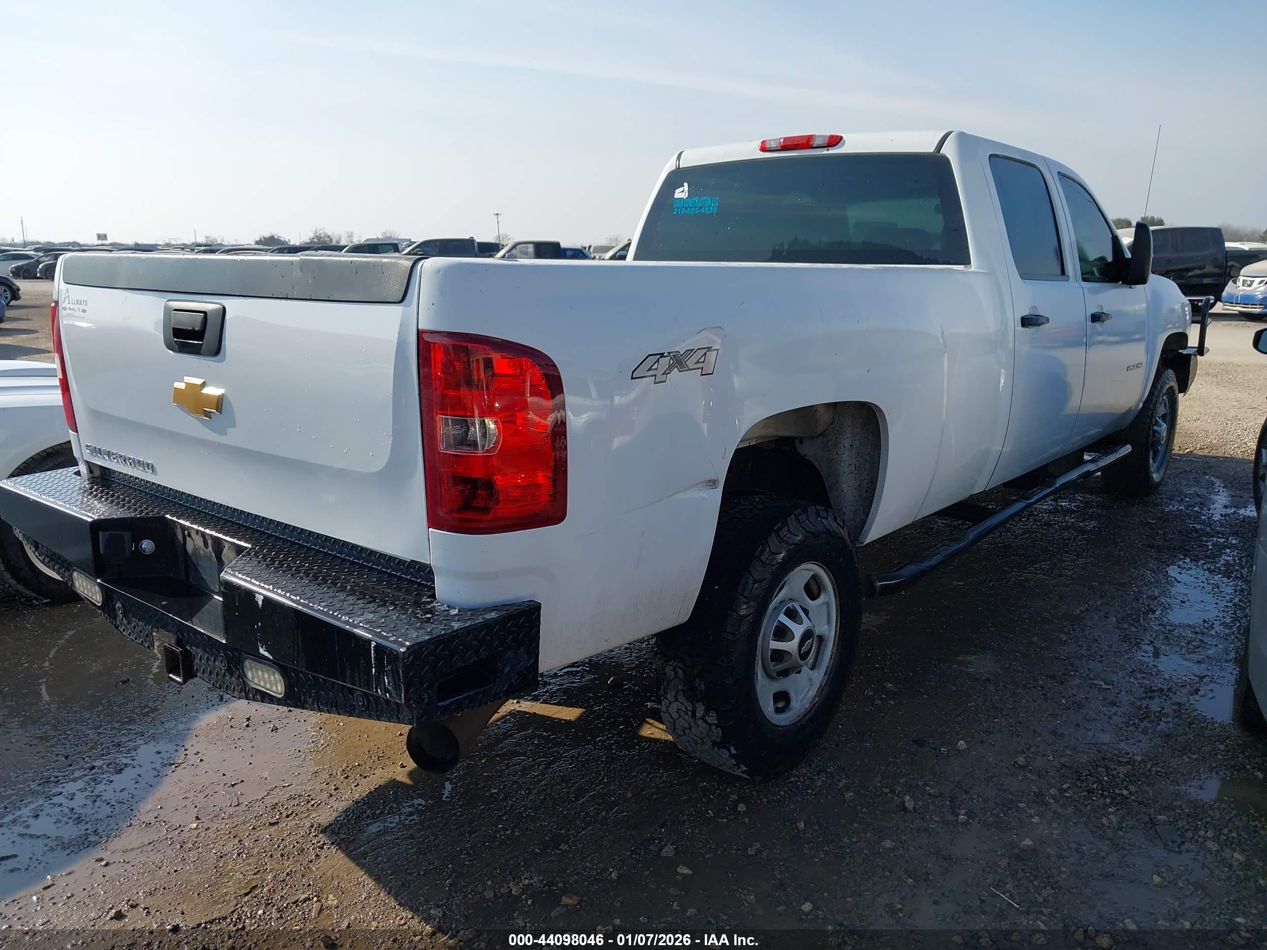 CHEVROLET SILVERADO image 4