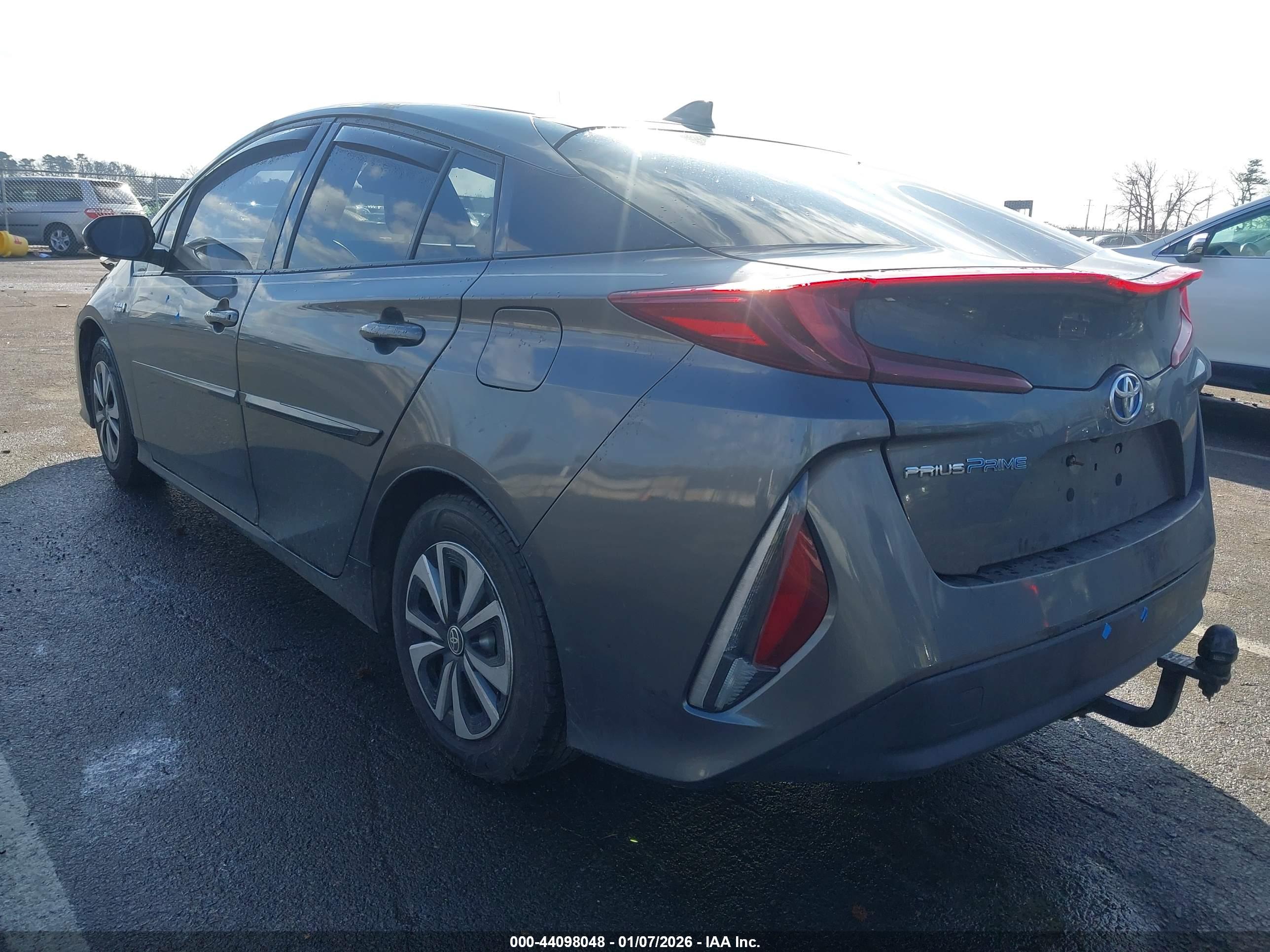 TOYOTA PRIUS image 3