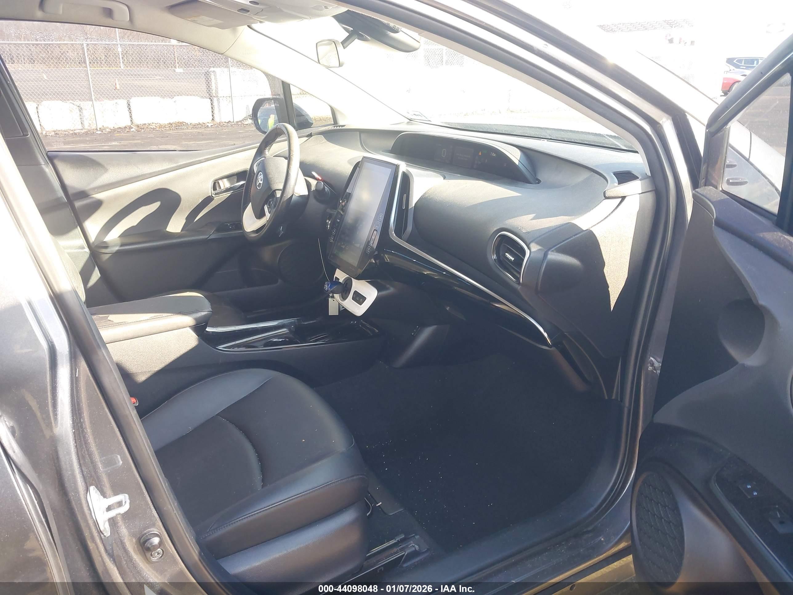 TOYOTA PRIUS image 5