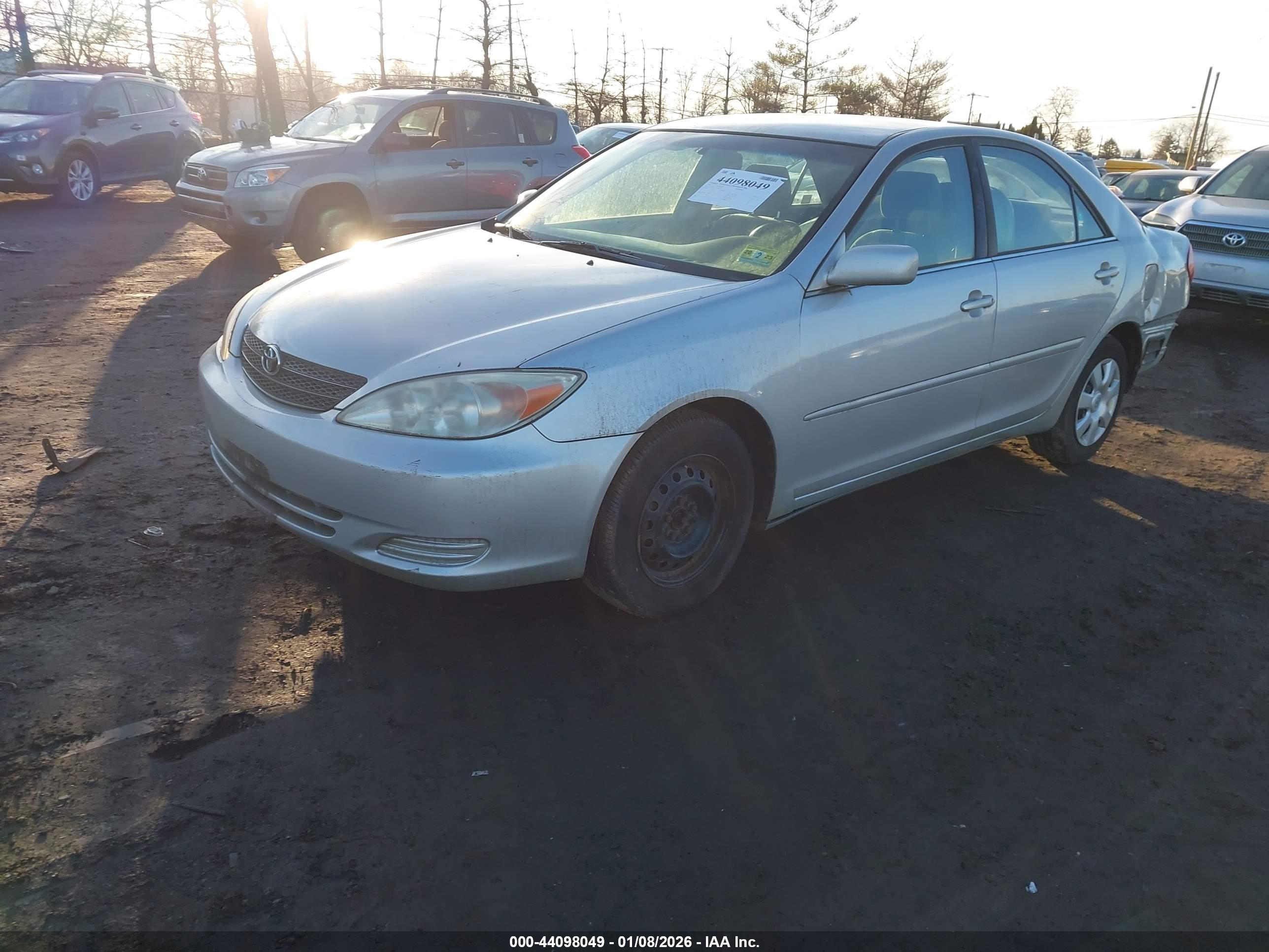 TOYOTA CAMRY image 2